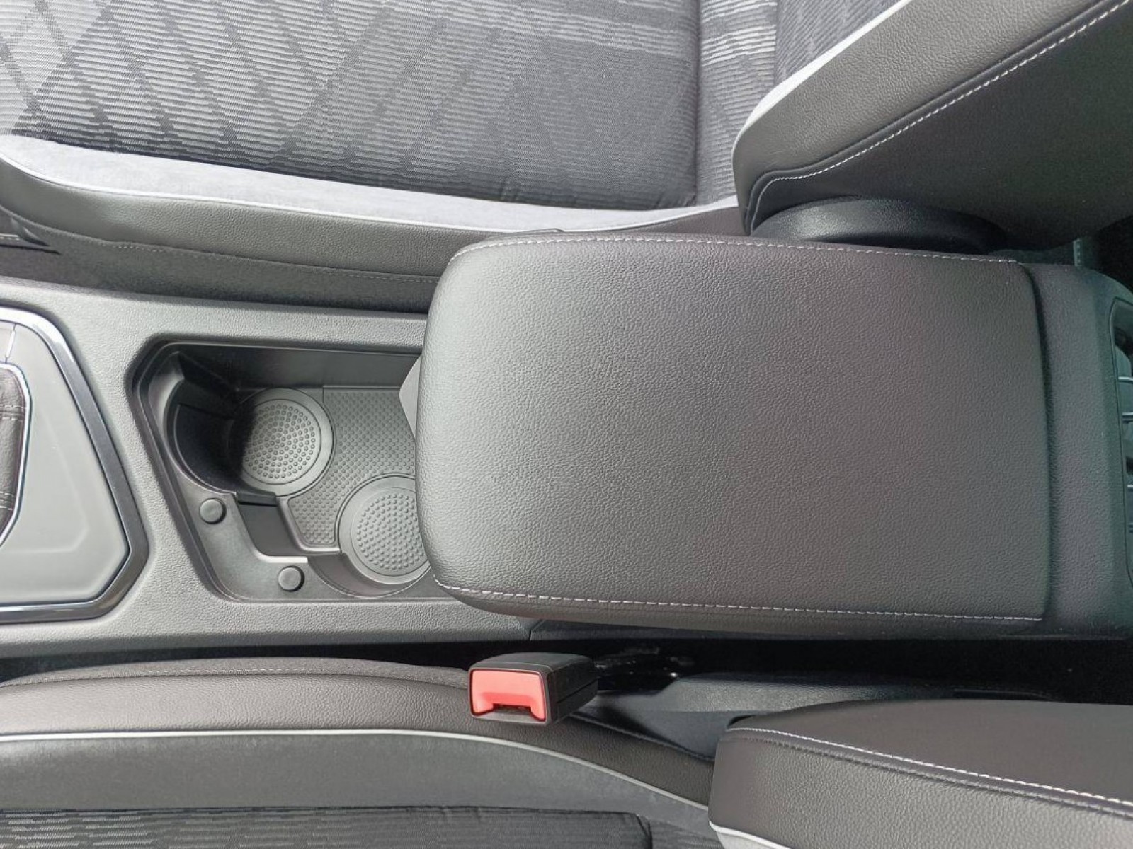 VOLKSWAGEN - TIGUAN - #183130 - 44