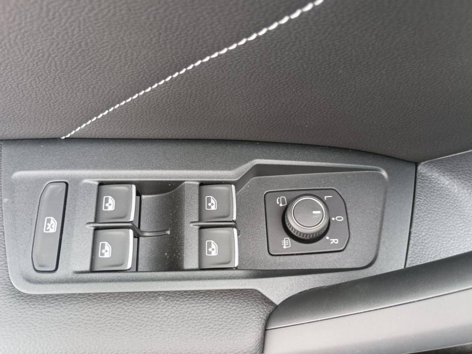 VOLKSWAGEN - TIGUAN - #183130 - 48