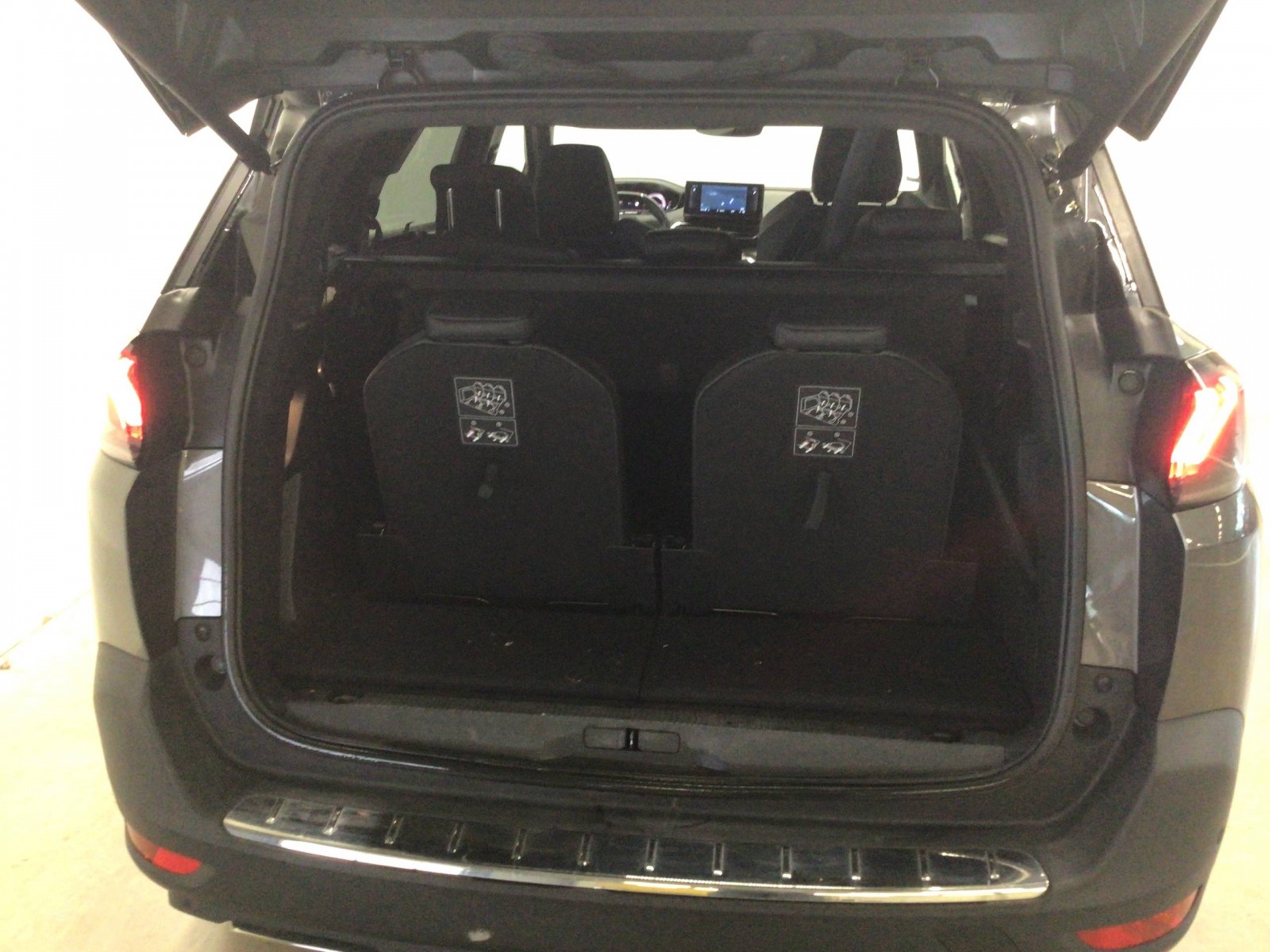 PEUGEOT - 5008 - #181314 - 13