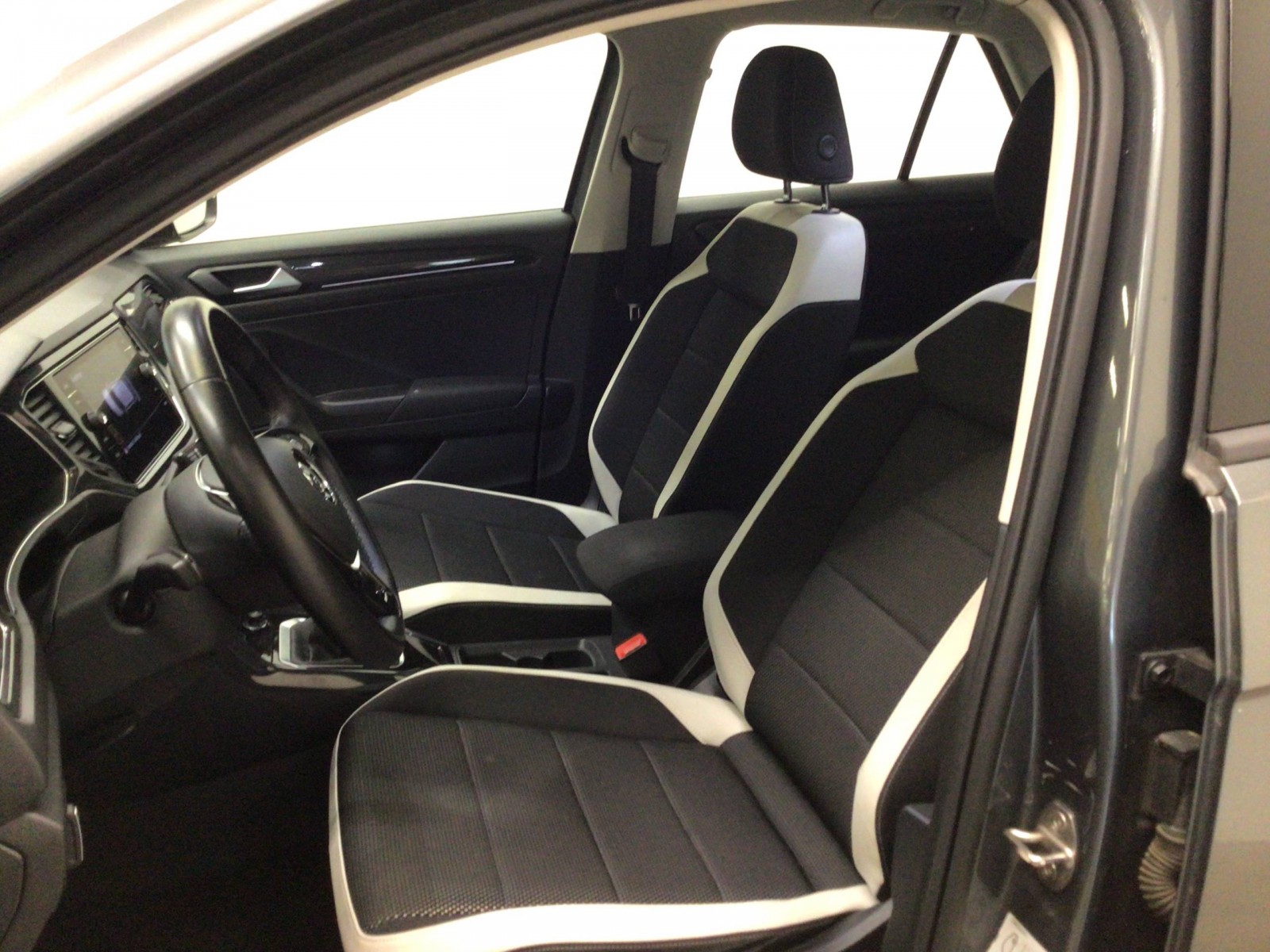 VOLKSWAGEN - T-ROC - #182047 - 7