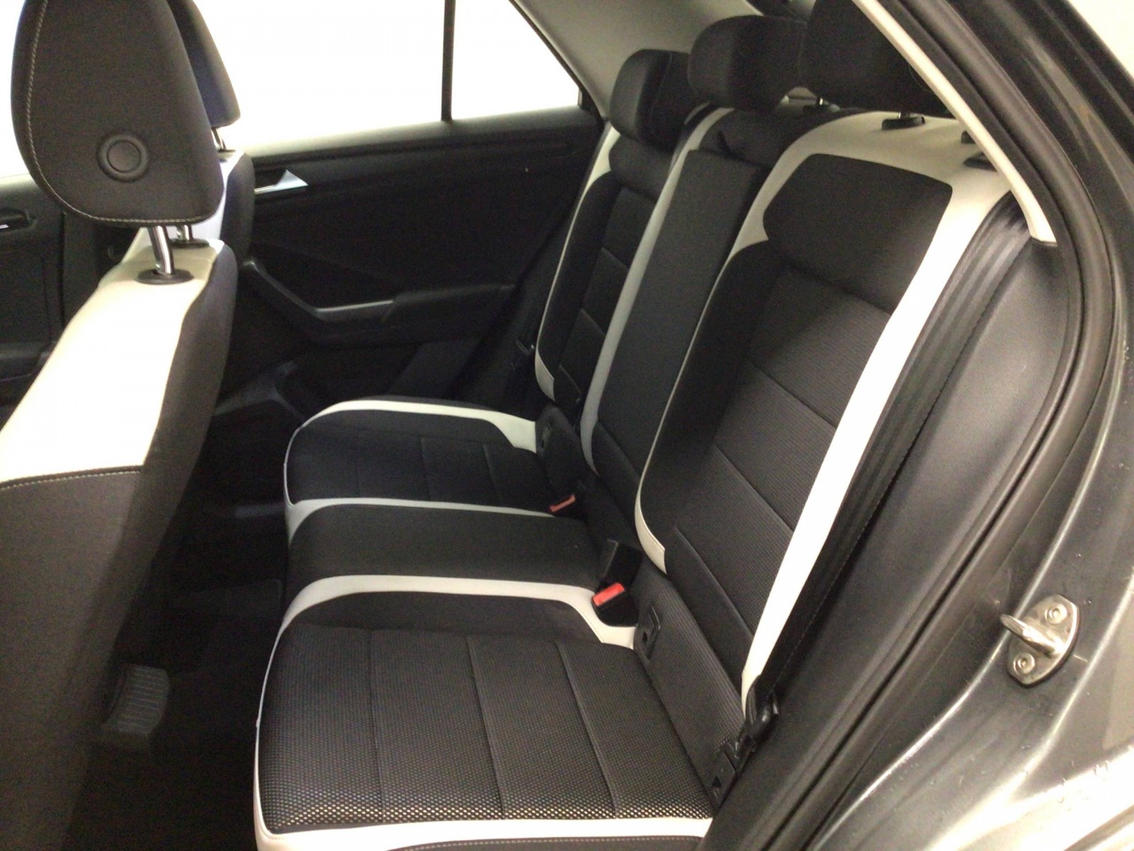VOLKSWAGEN - T-ROC - #182047 - 8