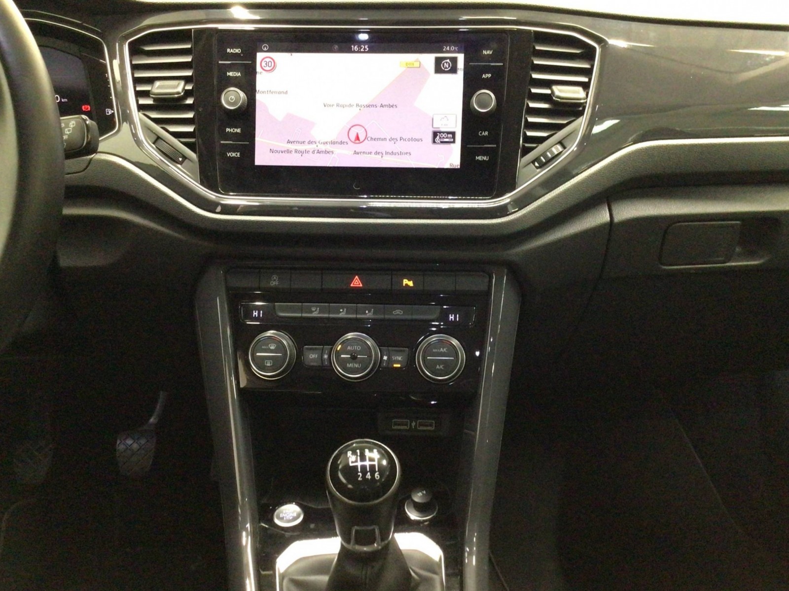 VOLKSWAGEN - T-ROC - #182047 - 30