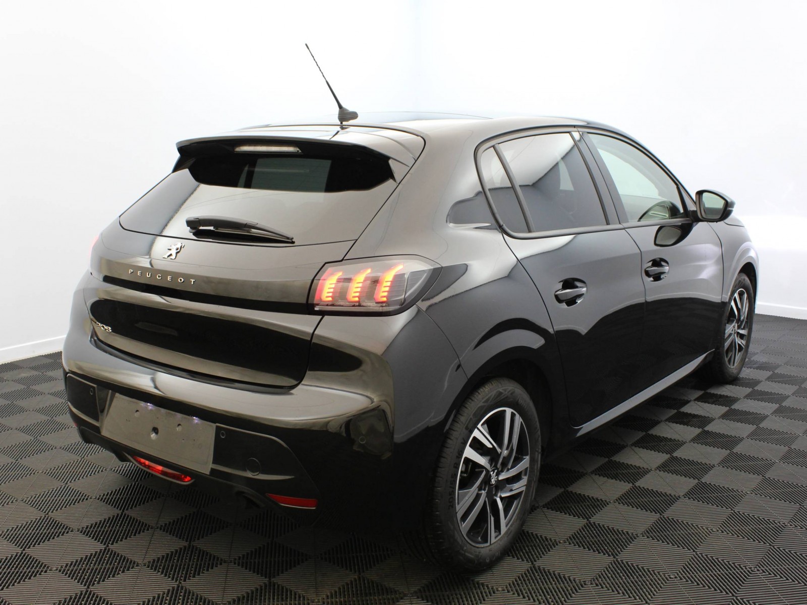 PEUGEOT - 208 - #185033 - 3