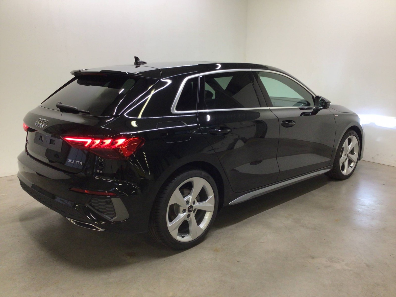 AUDI - A3 SPORTBACK - #184817 - 3