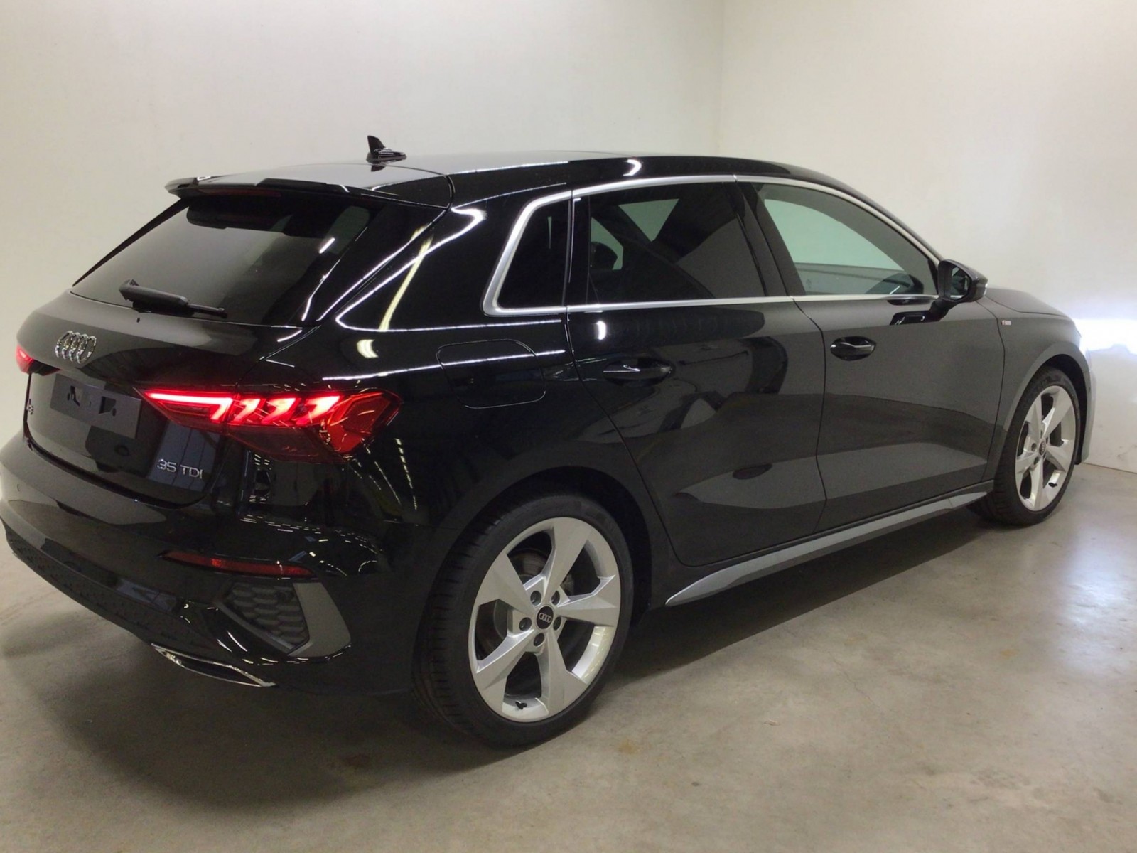 AUDI - A3 SPORTBACK - #184814 - 3