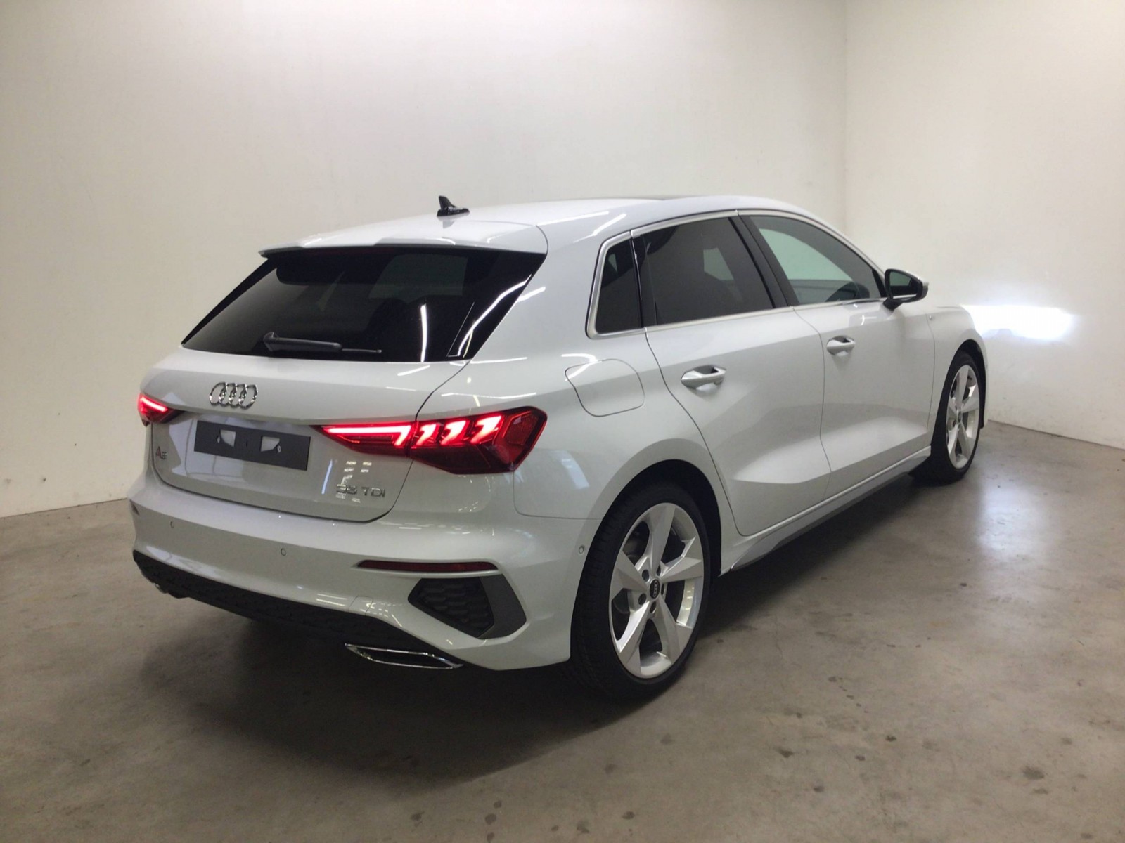 AUDI - A3 SPORTBACK - #184808 - 3