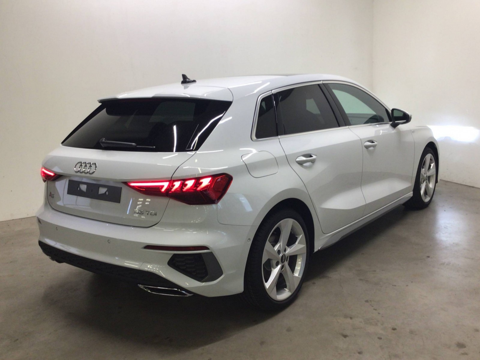 AUDI - A3 SPORTBACK - #184810 - 3