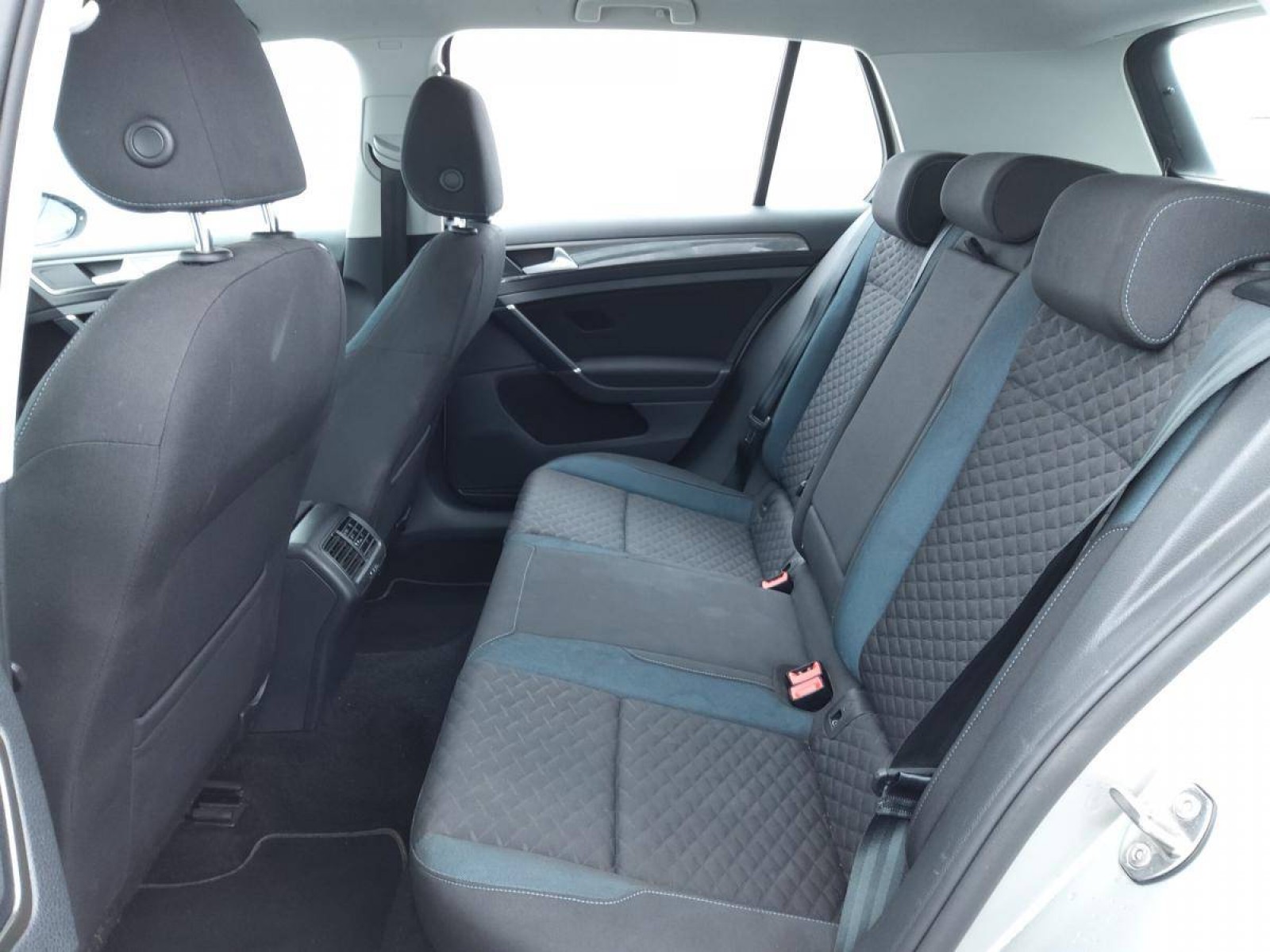 VOLKSWAGEN - GOLF - #185510 - 6