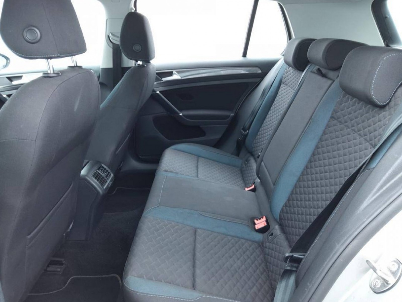 VOLKSWAGEN - GOLF - #185510 - 15