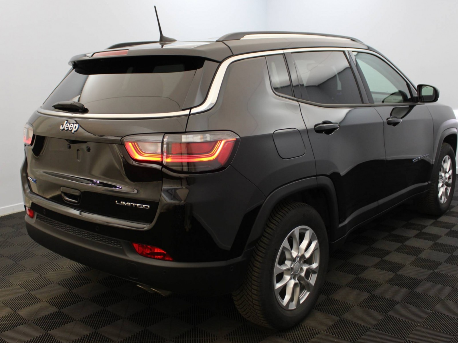 JEEP - COMPASS - #185001 - 18