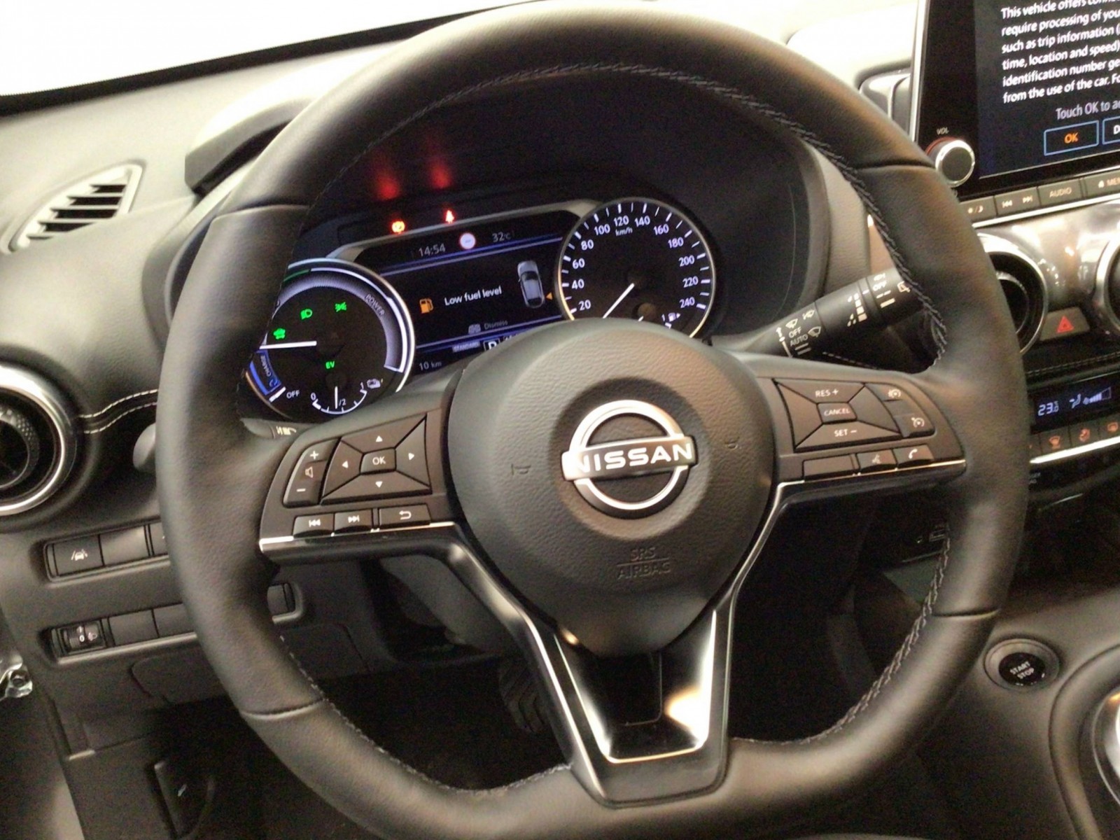 NISSAN - JUKE 2023 - #185432 - 10