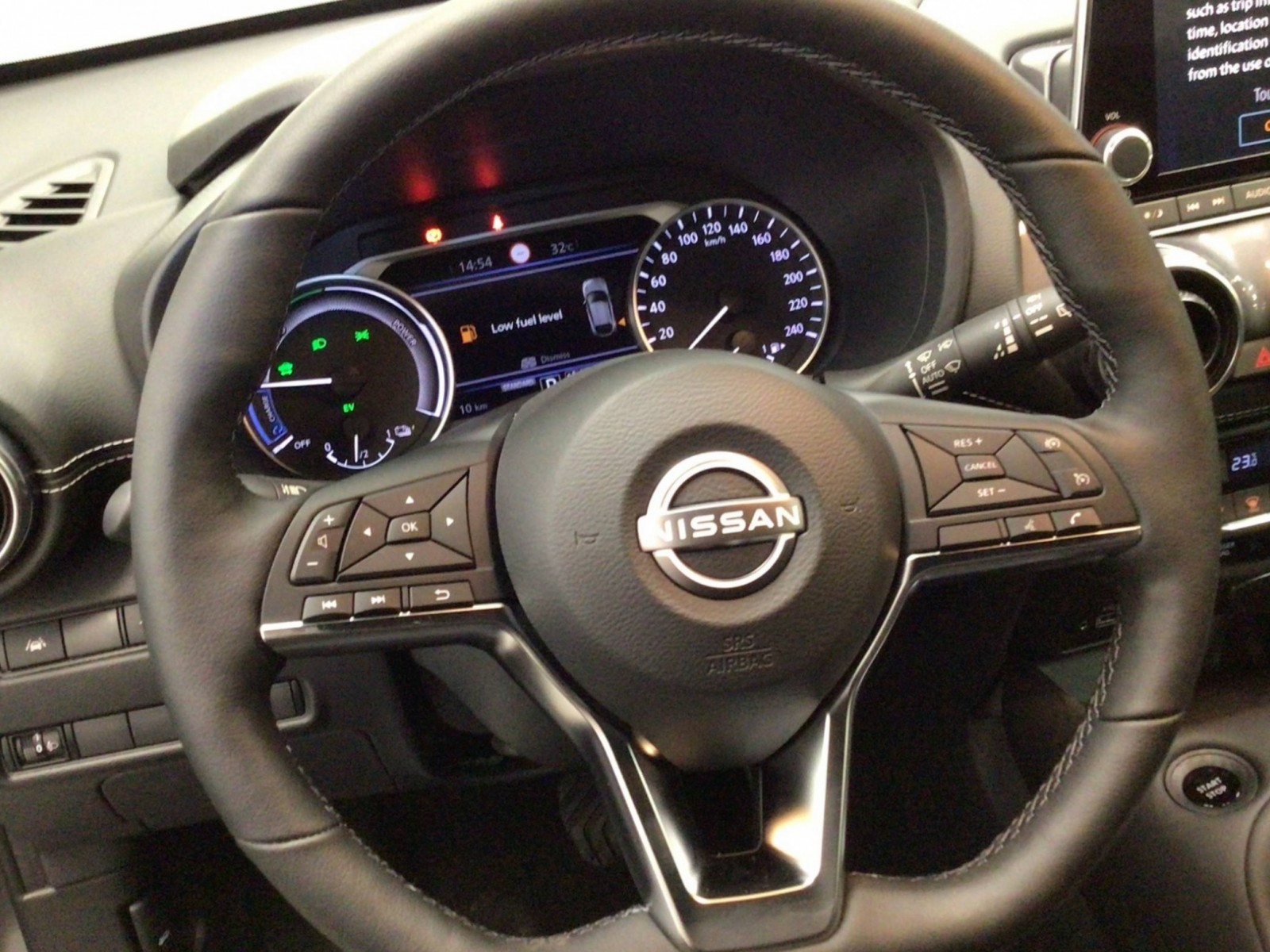 NISSAN - JUKE 2023 - #185432 - 23