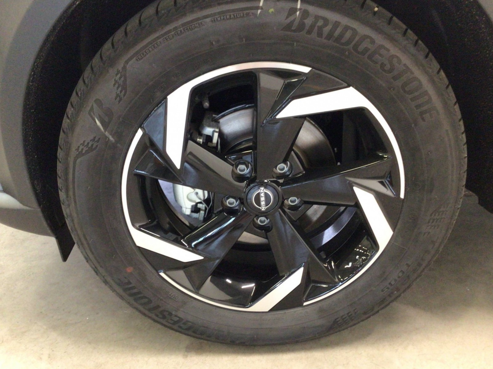 NISSAN - JUKE 2023 - #185436 - 21