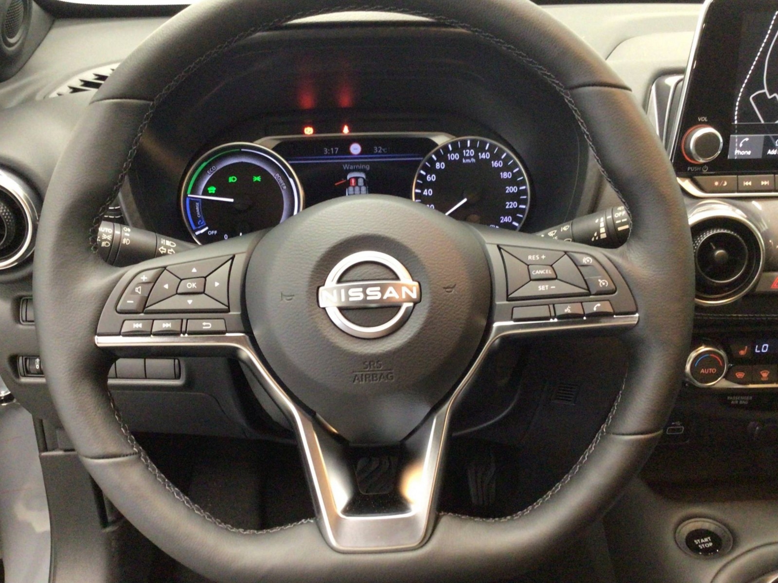 NISSAN - JUKE 2023 - #185436 - 25