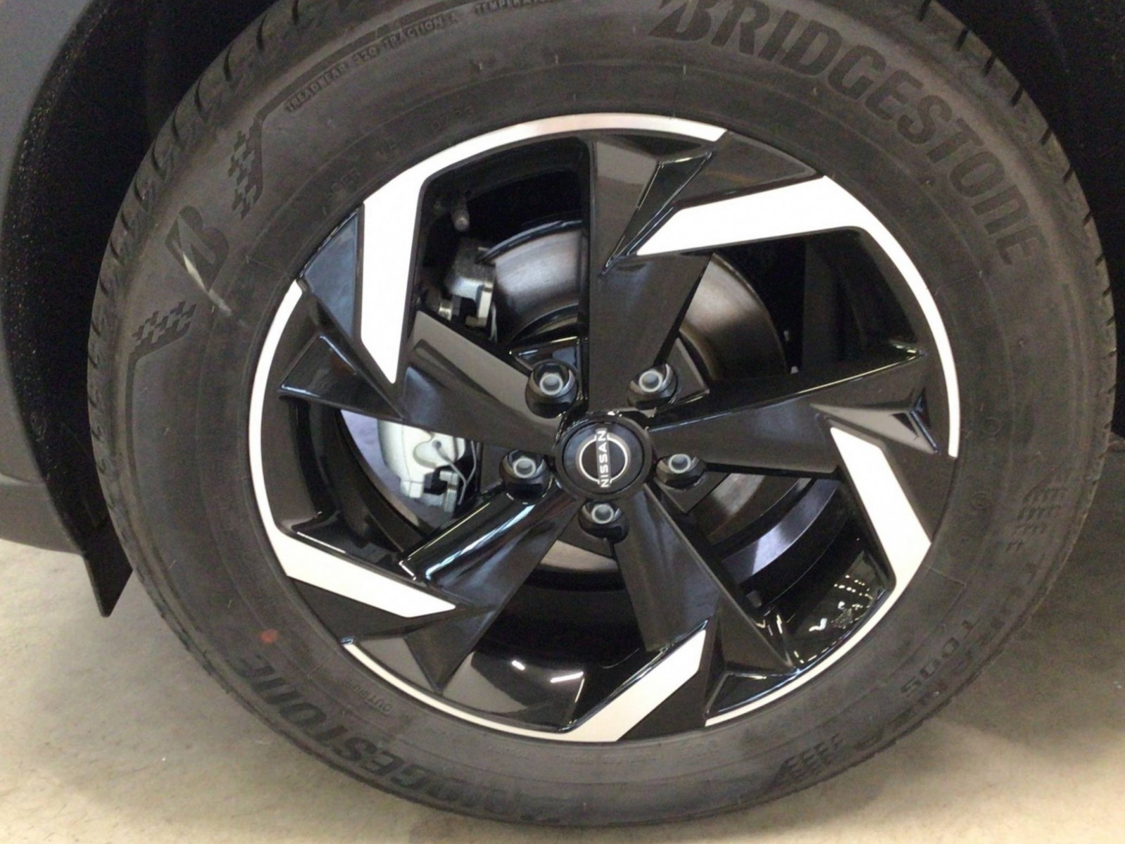 NISSAN - JUKE 2023 - #185437 - 22