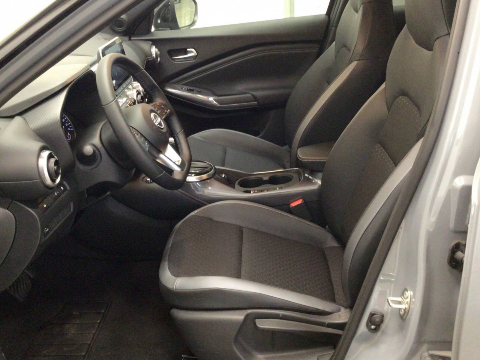 NISSAN - JUKE 2023 - #185437 - 24