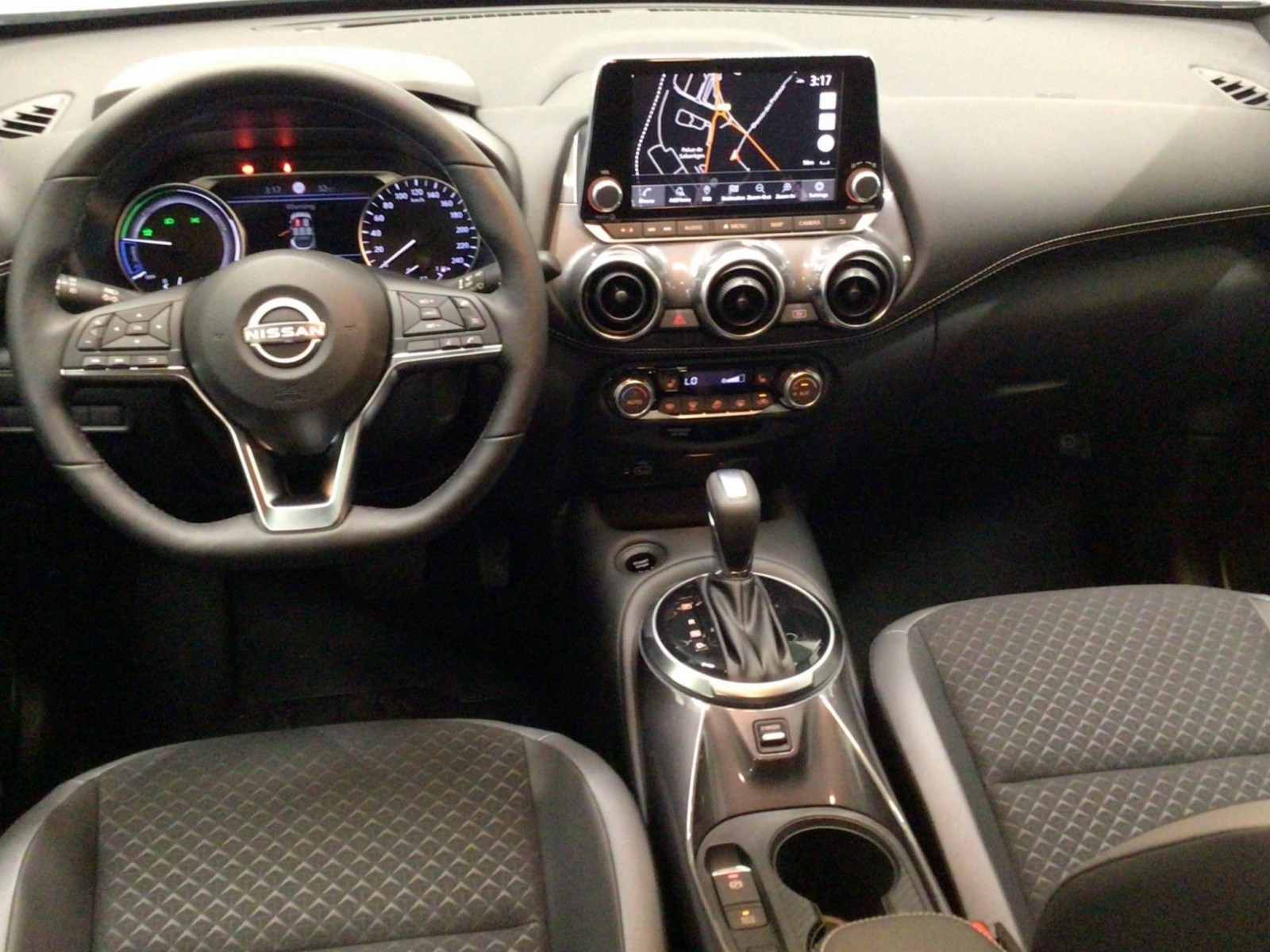 NISSAN - JUKE 2023 - #185437 - 27