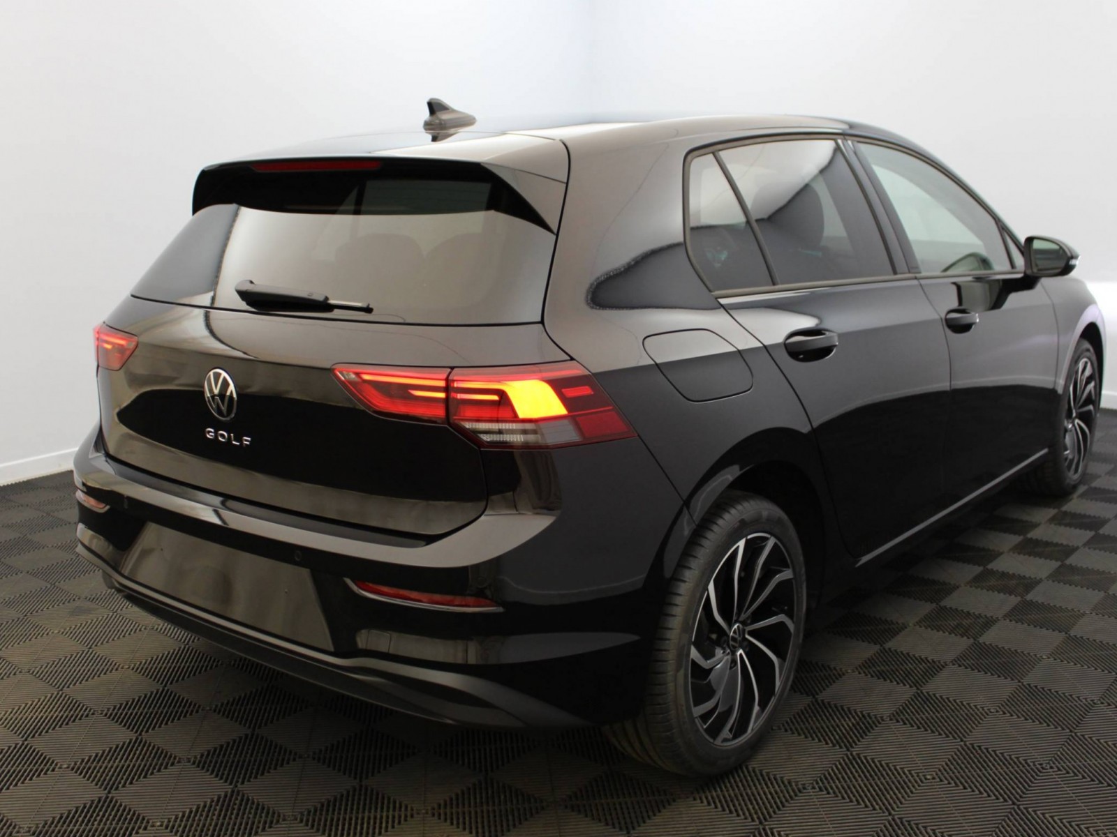 VOLKSWAGEN - GOLF - #184937 - 3