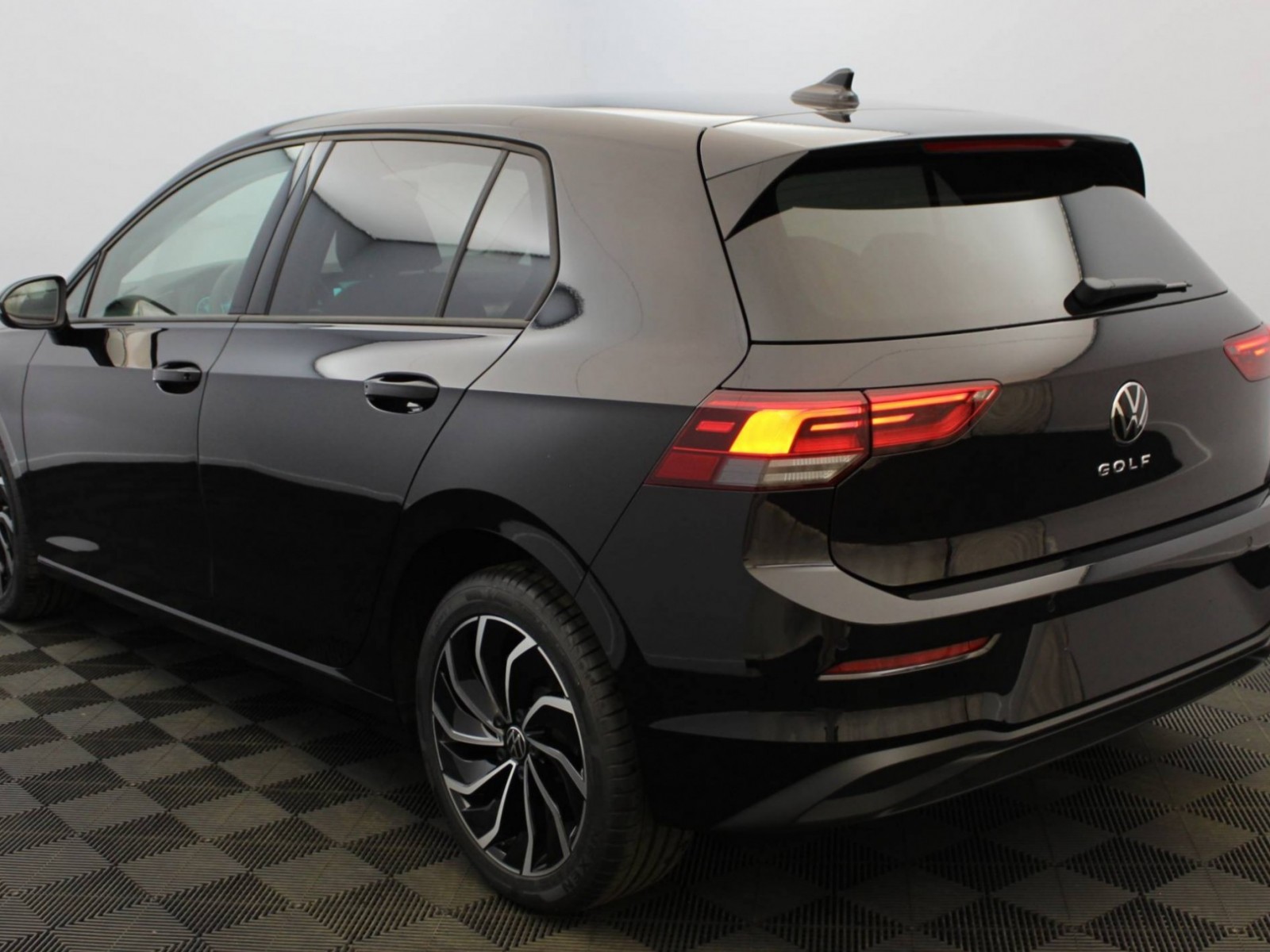 VOLKSWAGEN - GOLF - #184937 - 19