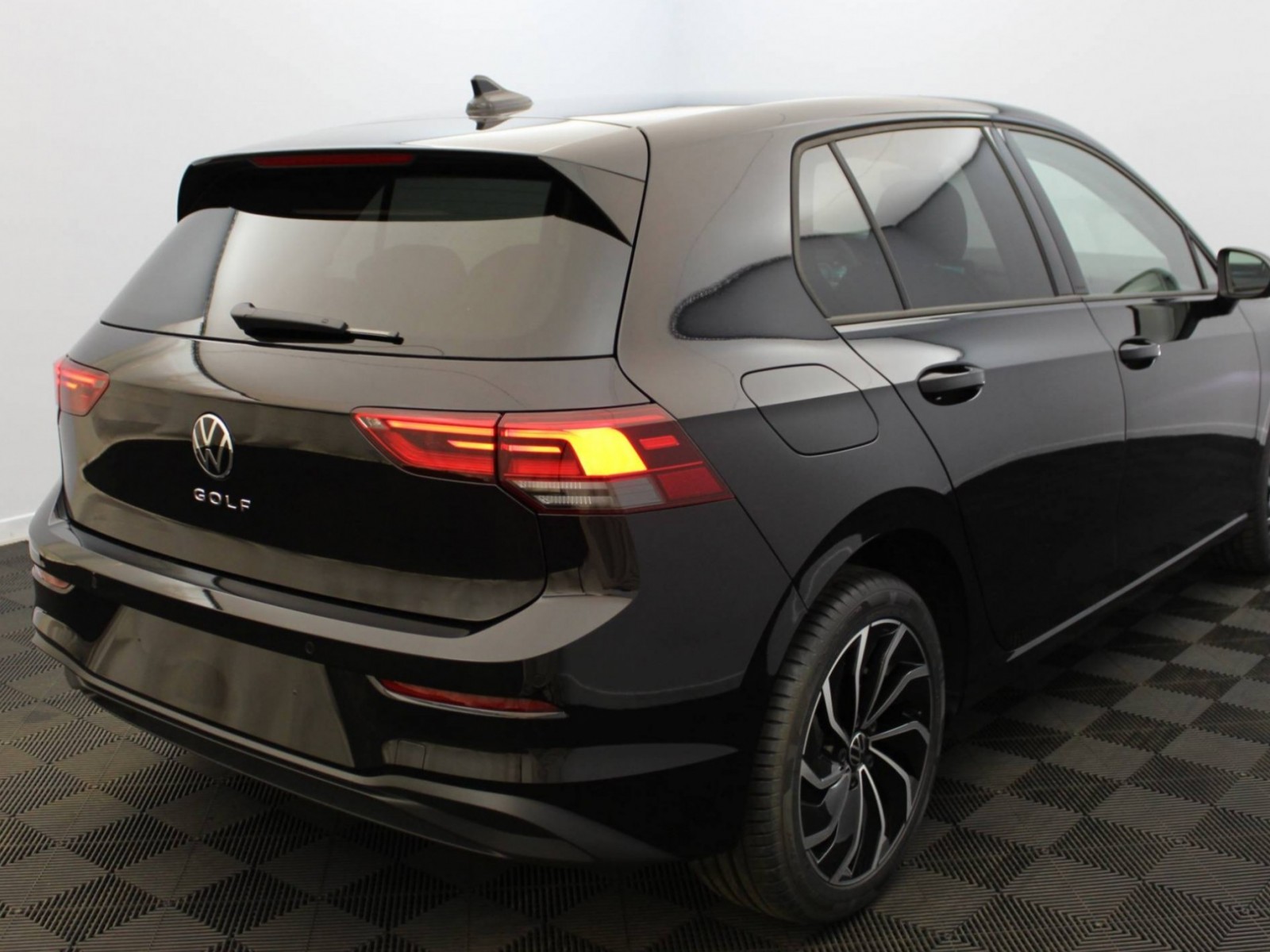 VOLKSWAGEN - GOLF - #184937 - 20