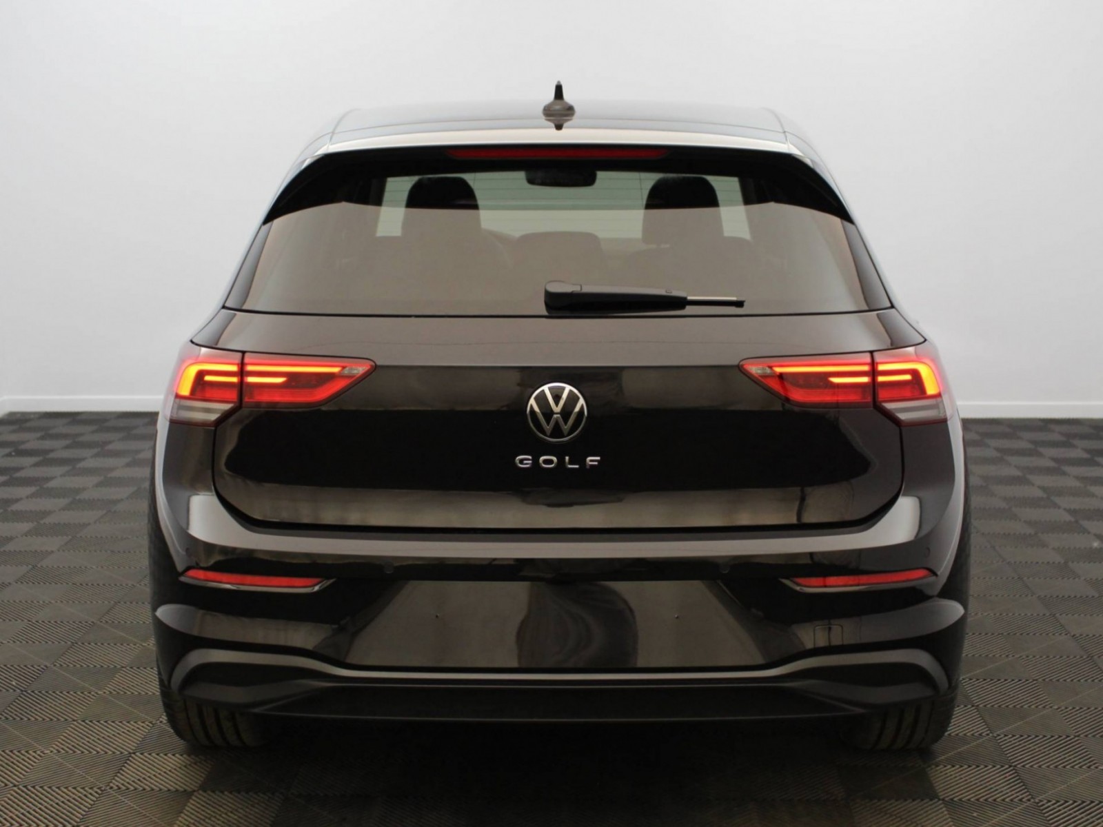 VOLKSWAGEN - GOLF - #184937 - 24