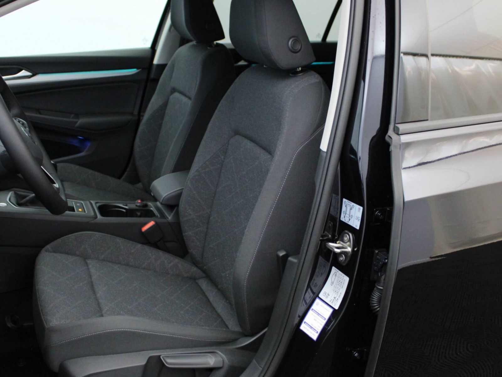 VOLKSWAGEN - GOLF - #184937 - 26