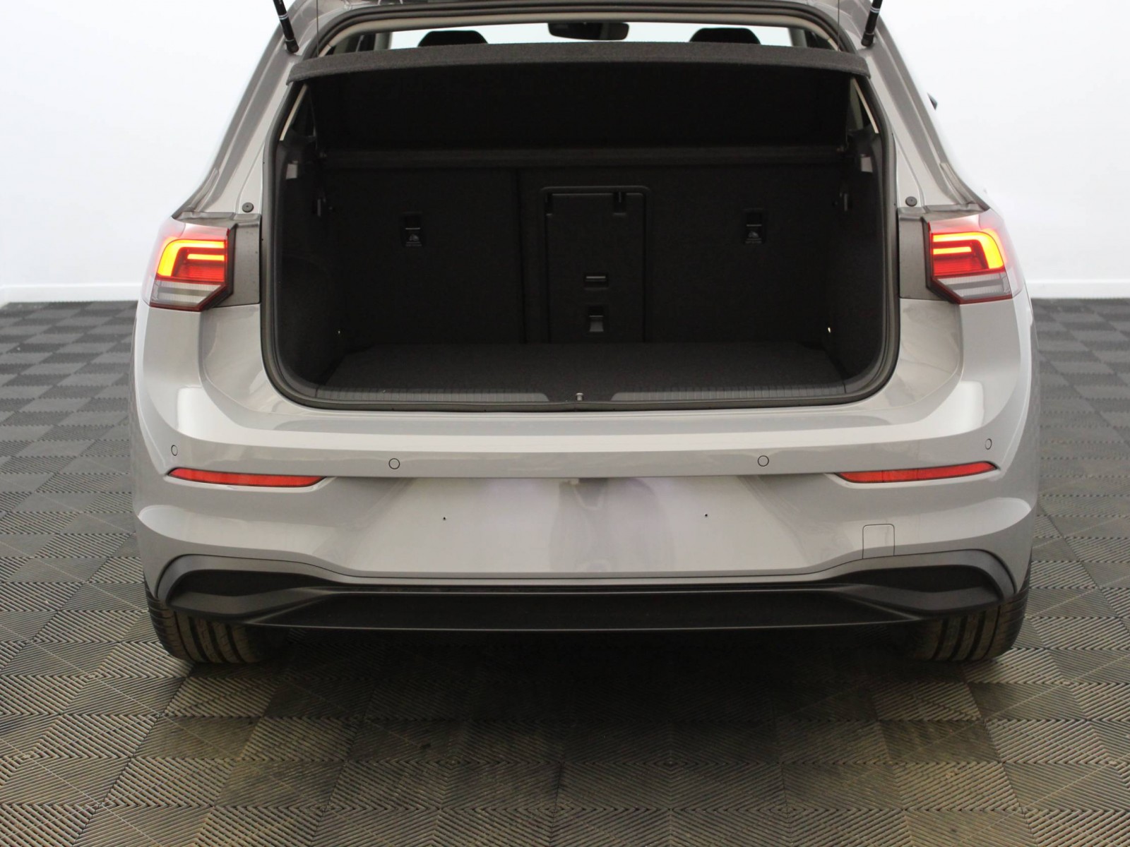 VOLKSWAGEN - GOLF - #184935 - 13
