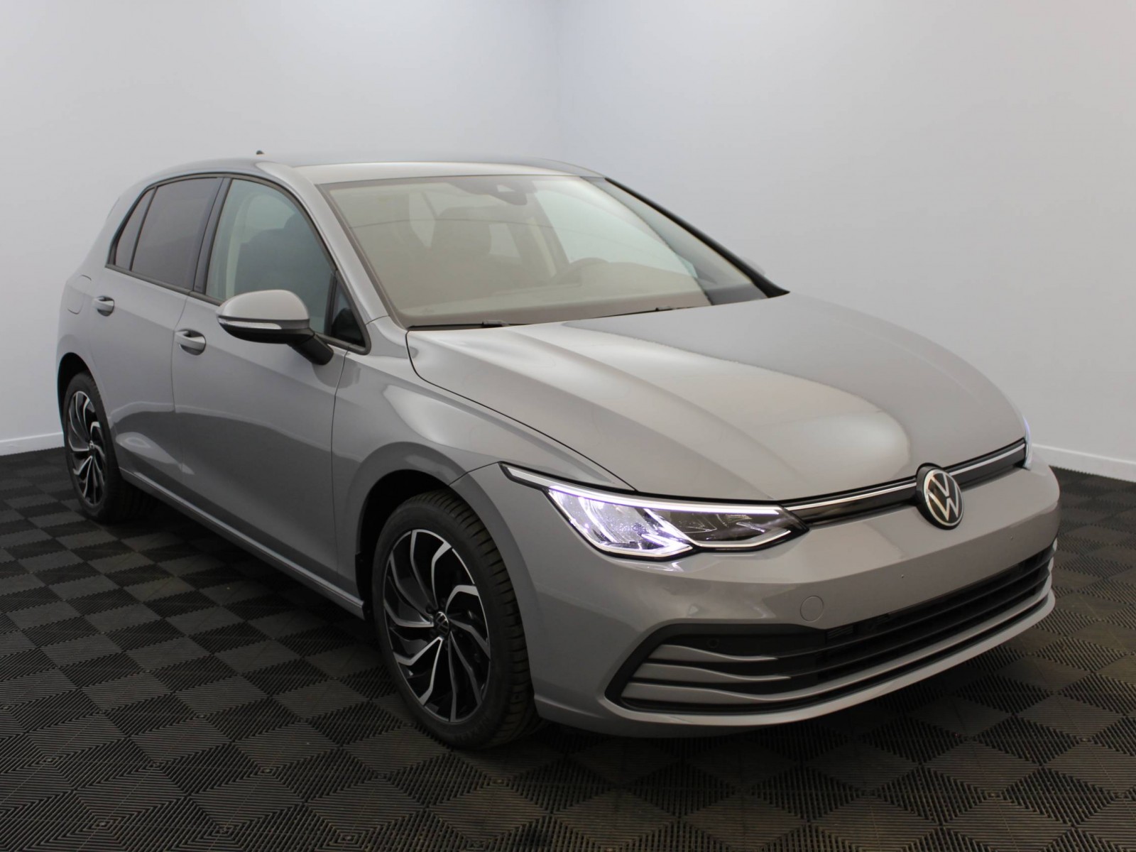 VOLKSWAGEN - GOLF - #184935 - 1