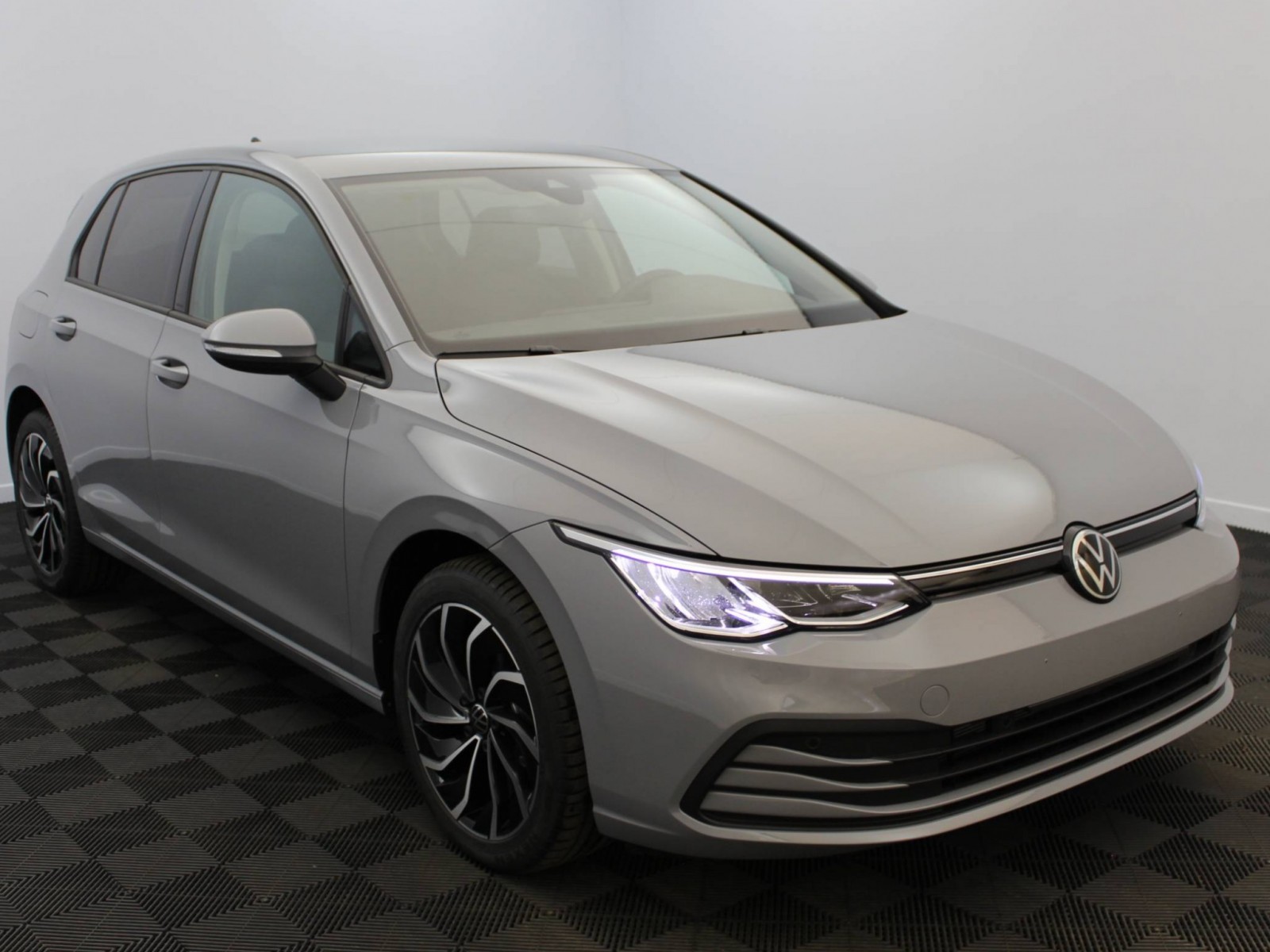 VOLKSWAGEN - GOLF - #184935 - 16