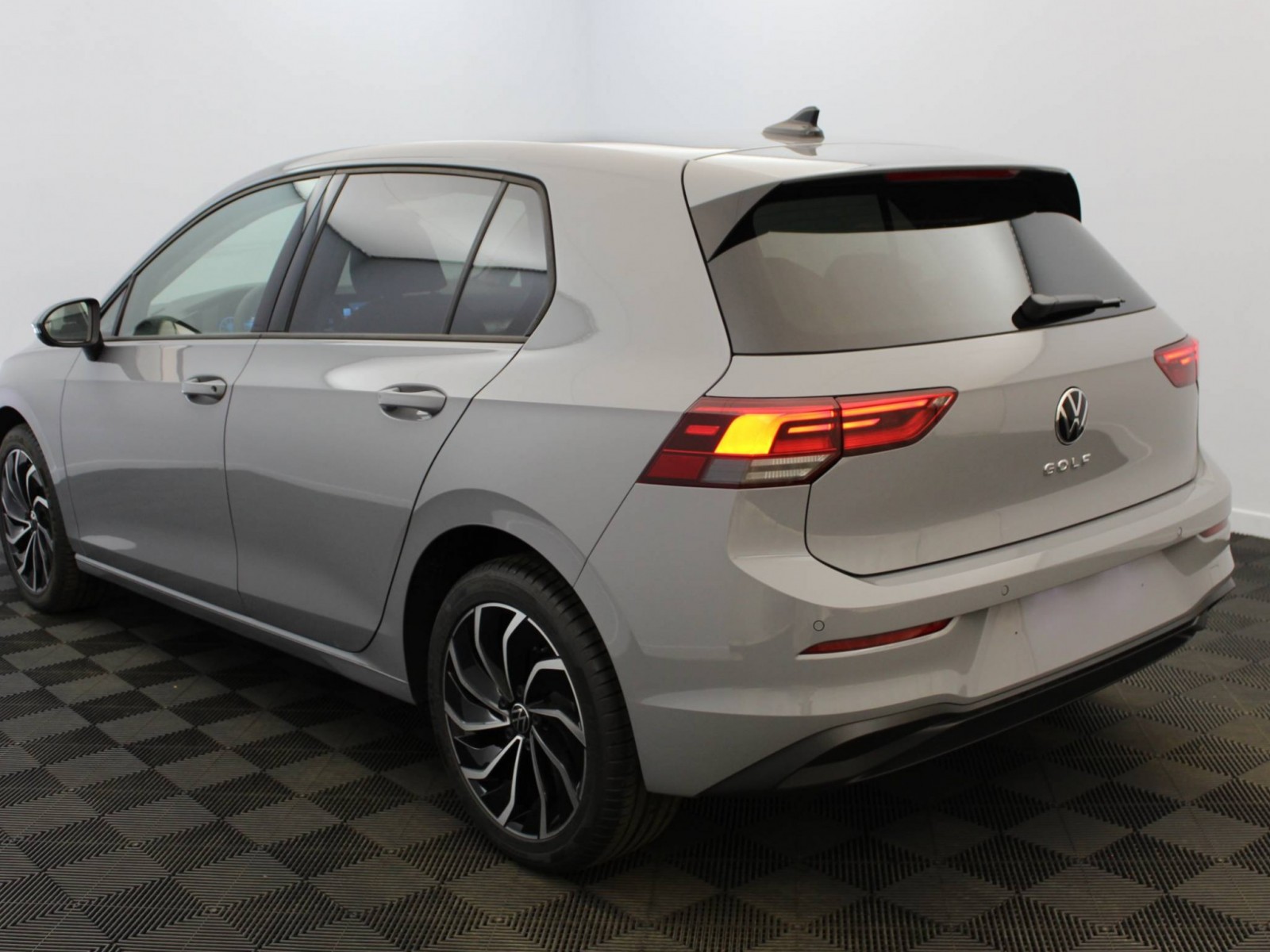 VOLKSWAGEN - GOLF - #184935 - 17
