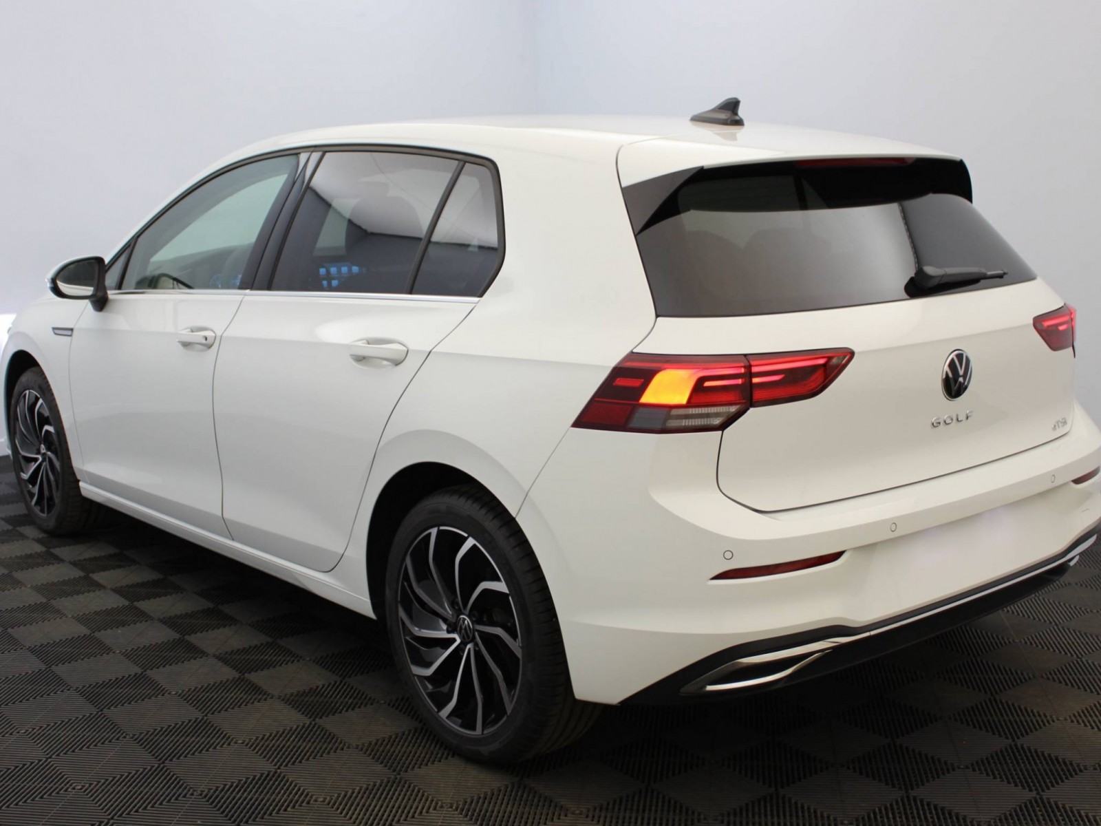 VOLKSWAGEN - GOLF - #185244 - 2