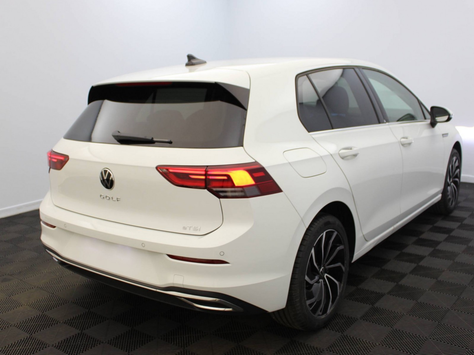 VOLKSWAGEN - GOLF - #185244 - 3