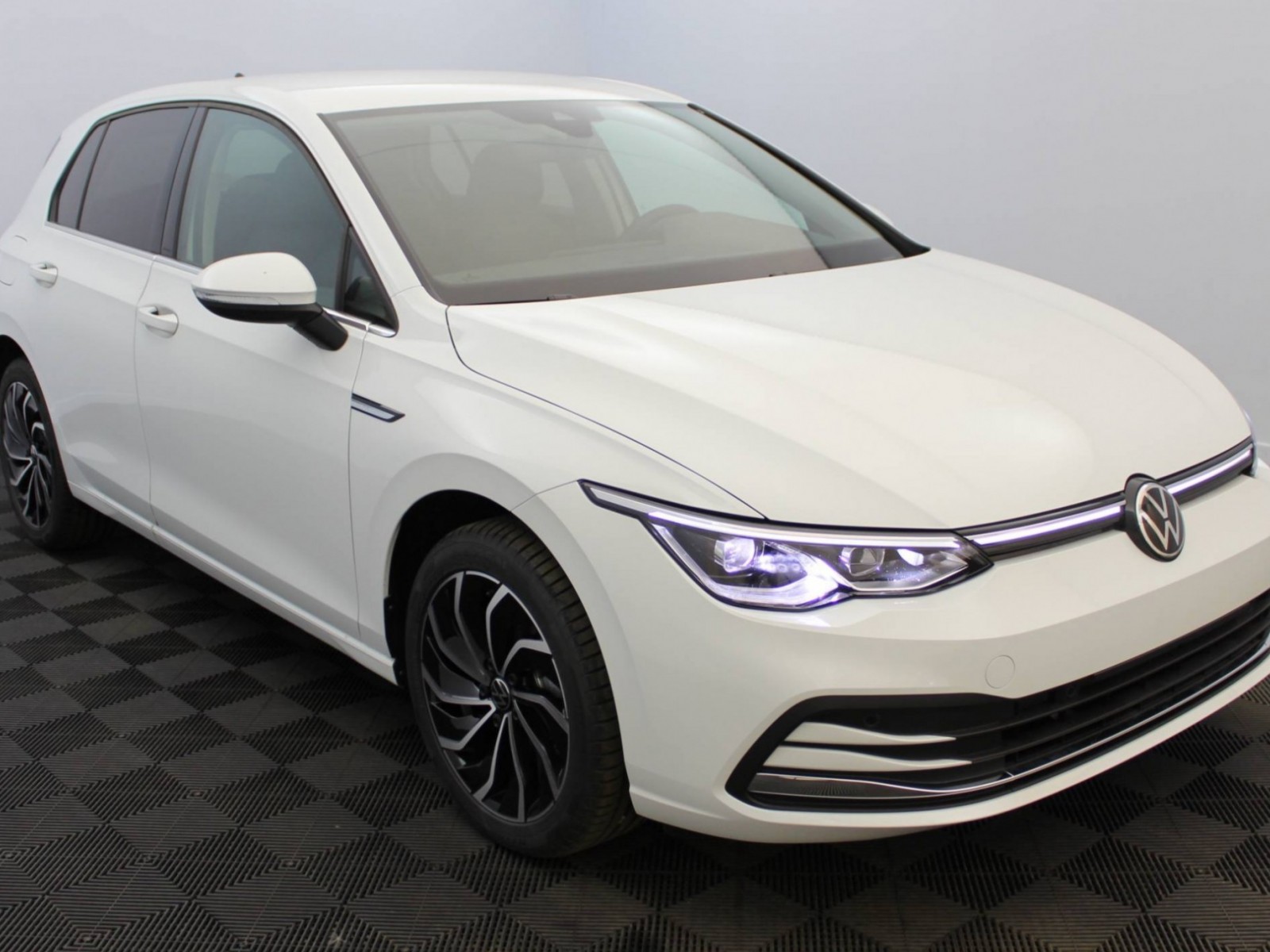 VOLKSWAGEN - GOLF - #185244 - 16