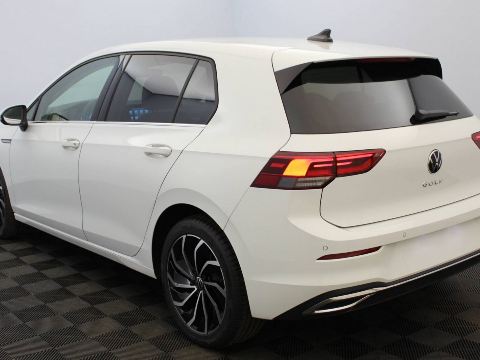 VOLKSWAGEN - GOLF - #185244 - 17