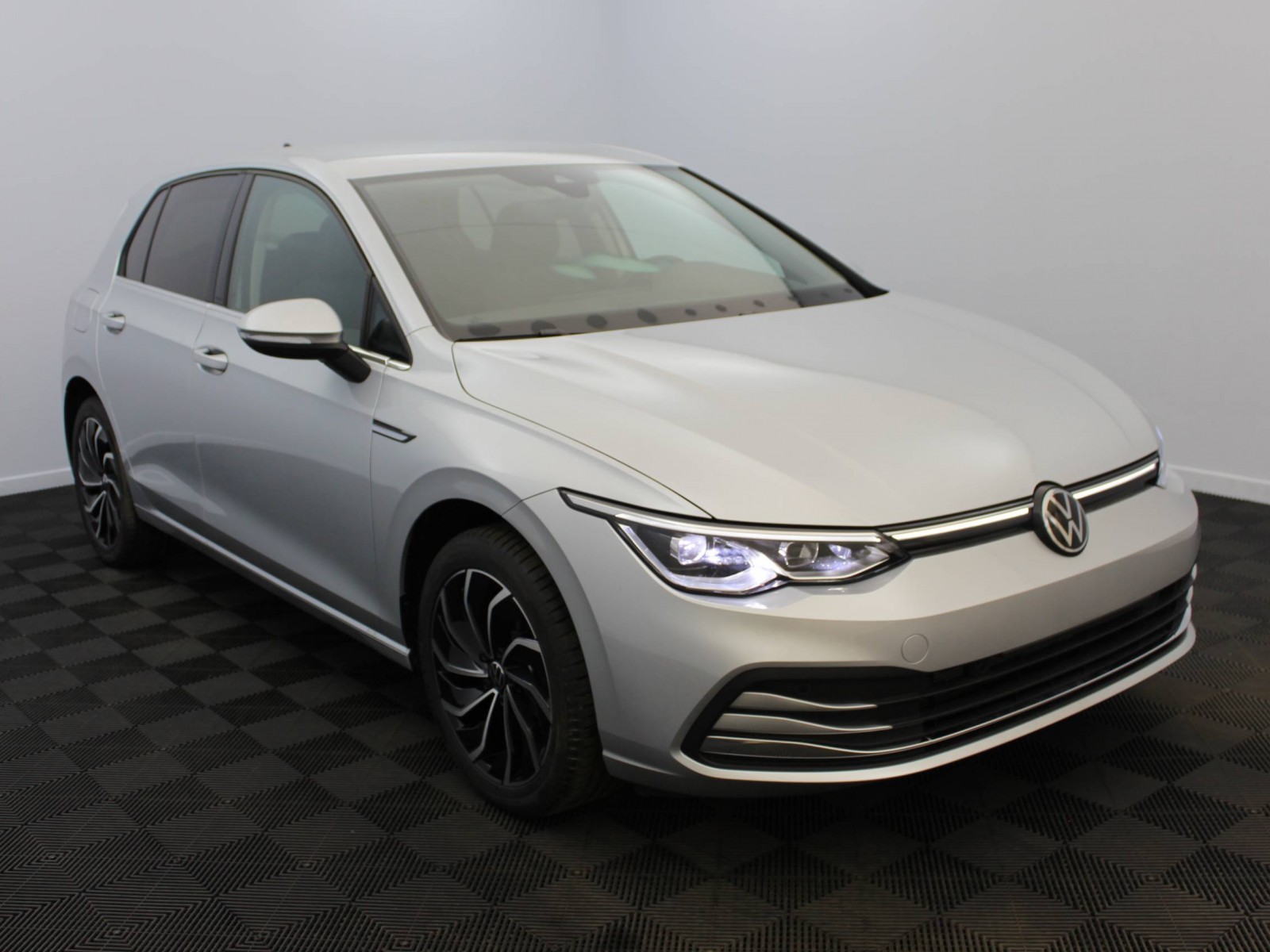 VOLKSWAGEN - GOLF - #185242 - 1