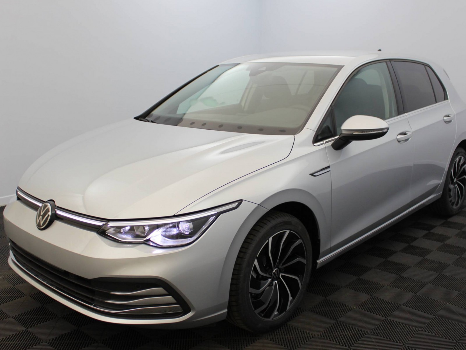 VOLKSWAGEN - GOLF - #185243 - 0