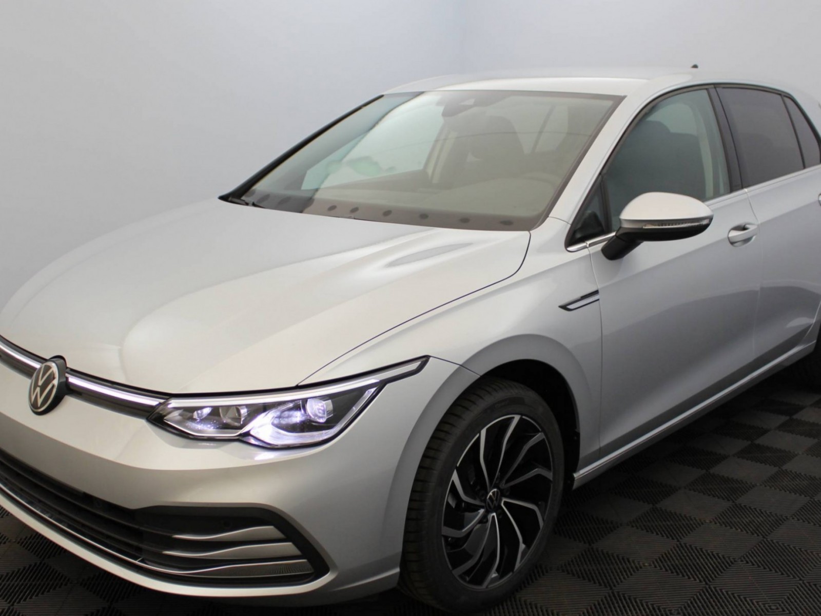 VOLKSWAGEN - GOLF - #185243 - 15