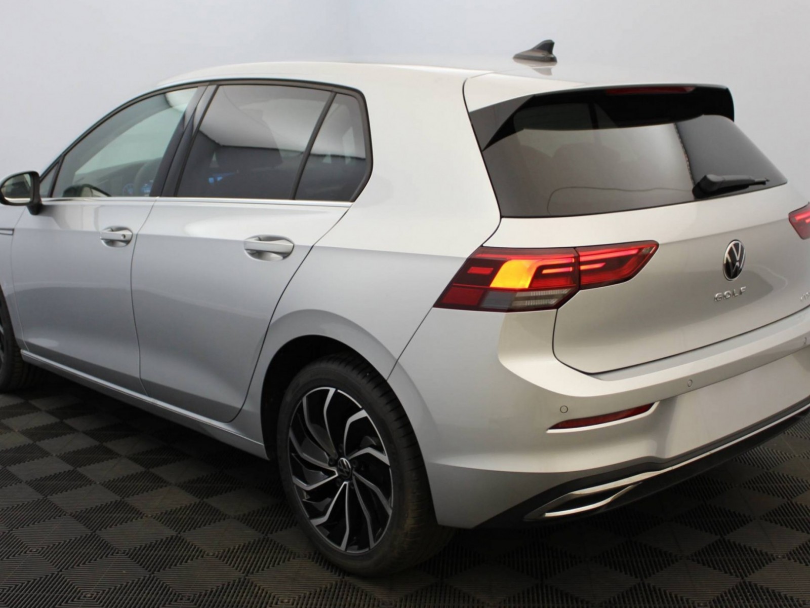 VOLKSWAGEN - GOLF - #185243 - 19