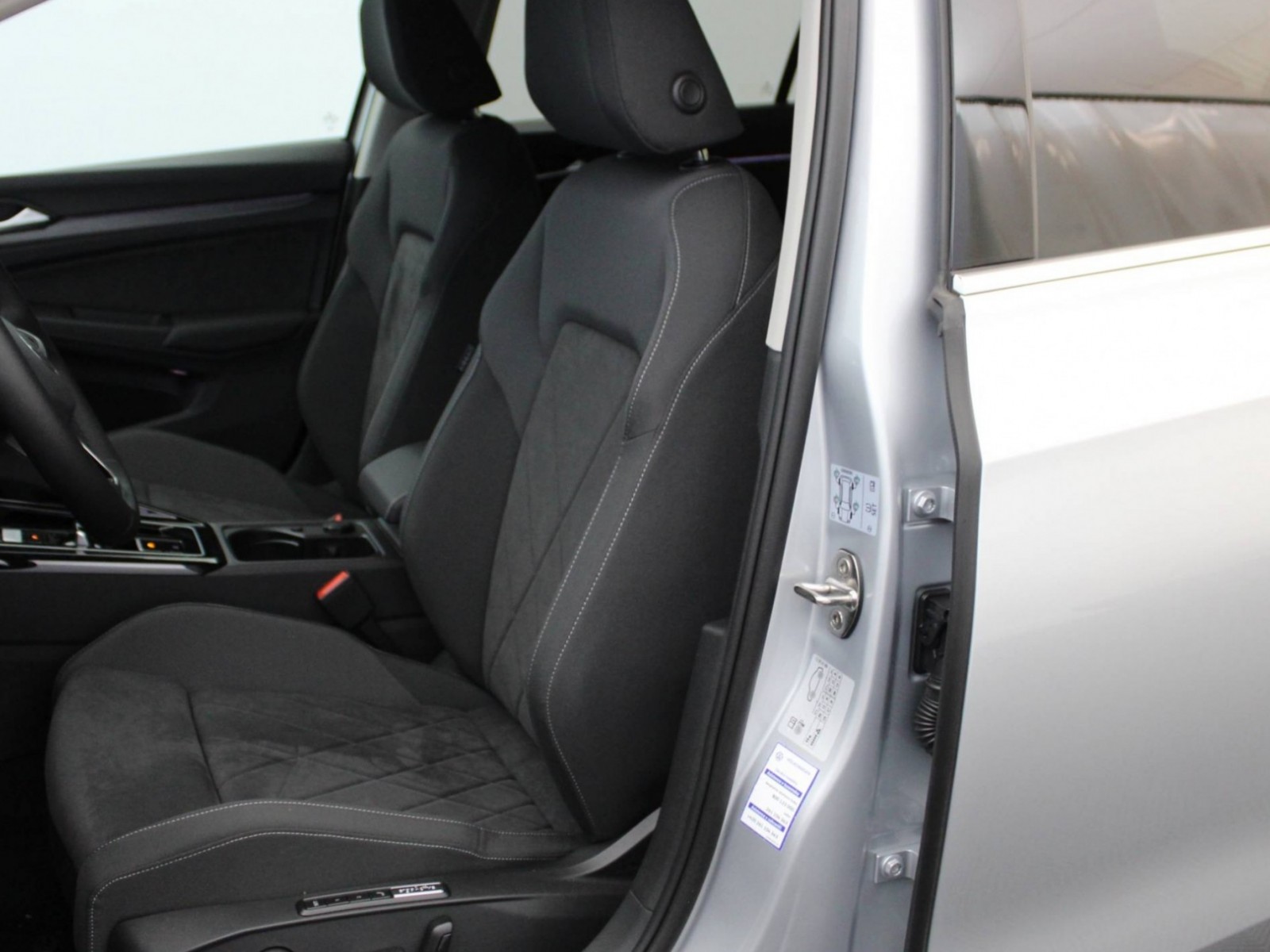 VOLKSWAGEN - GOLF - #185243 - 25
