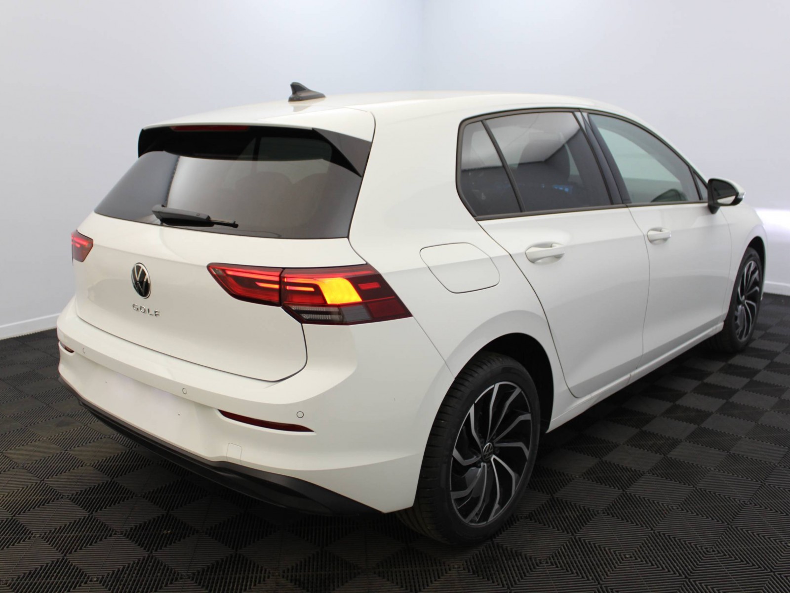 VOLKSWAGEN - GOLF - #184923 - 3