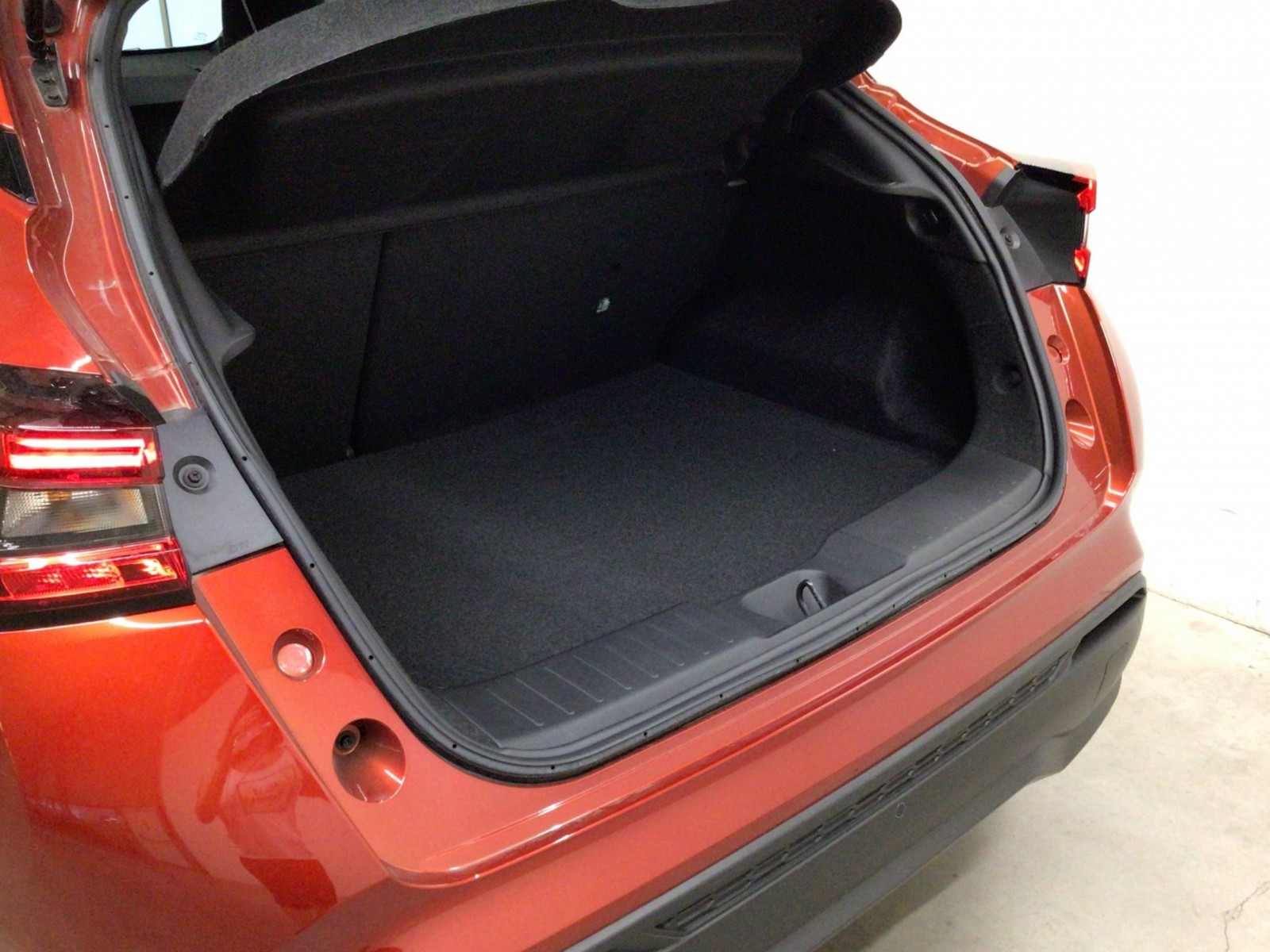 NISSAN - JUKE 2023 - #185434 - 28