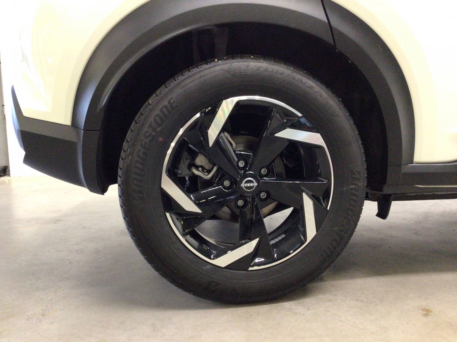 NISSAN - JUKE 2023 - #185341 - 6