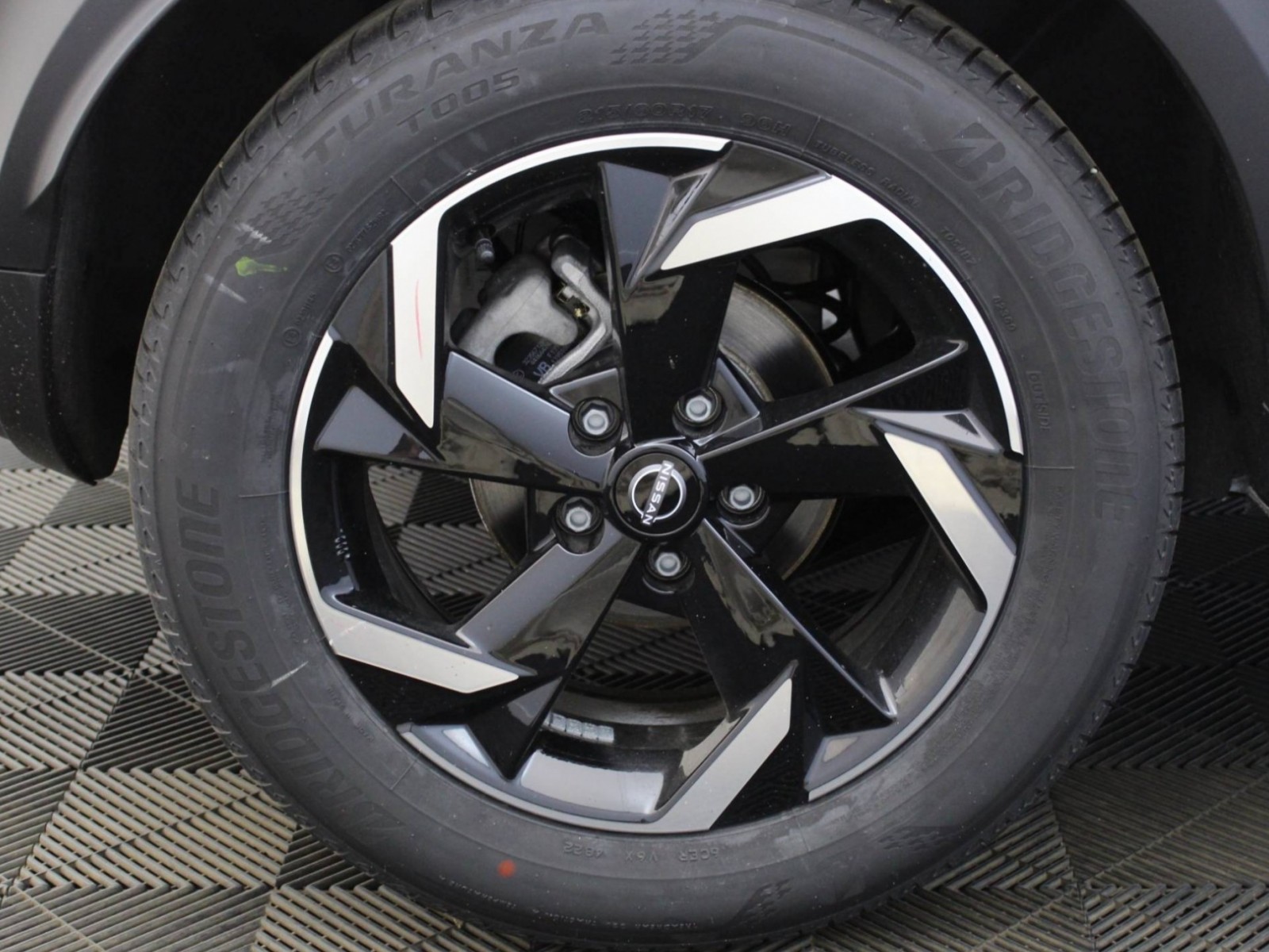 NISSAN - JUKE 2023 - #185425 - 21