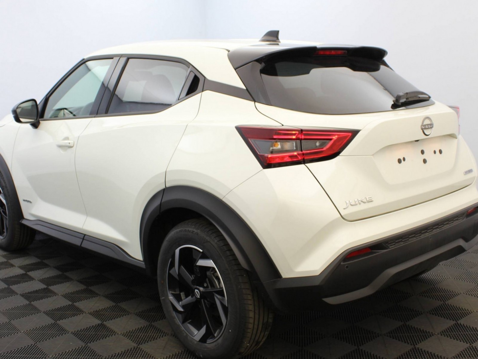 NISSAN - JUKE 2023 - #185426 - 16