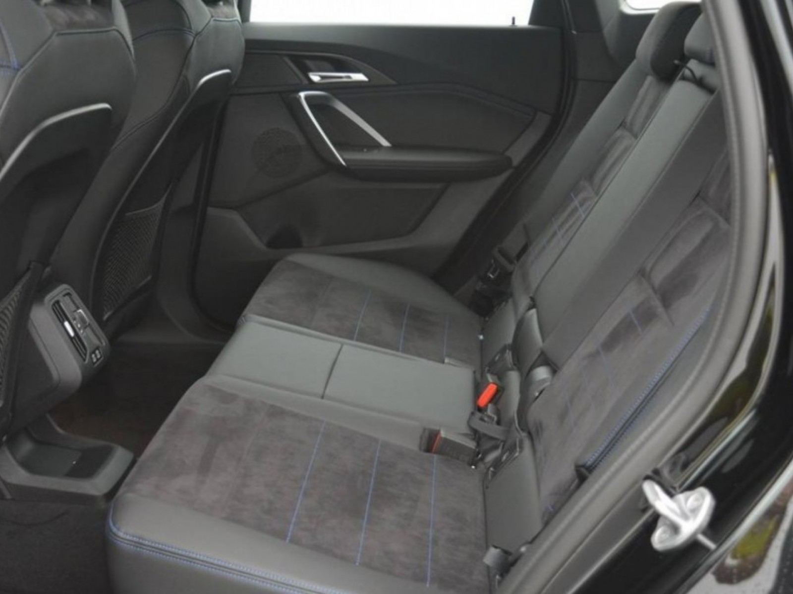 BMW - X1 U11 - #185082 - 25