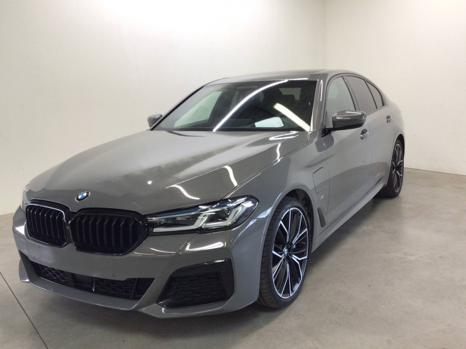 BMW - SERIE 5 G30 LCI - #185725 - 18