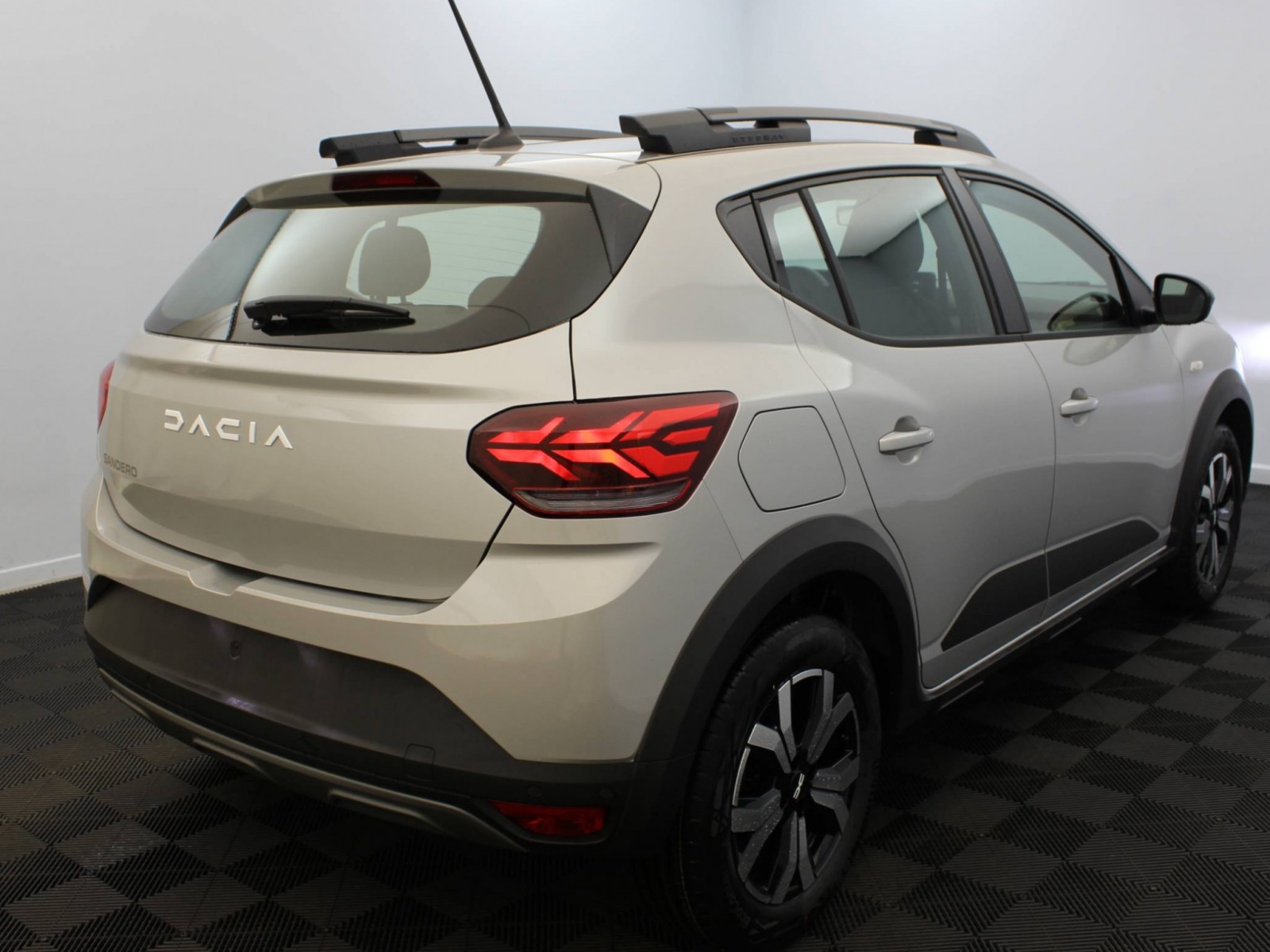 DACIA - SANDERO - #183759 - 18