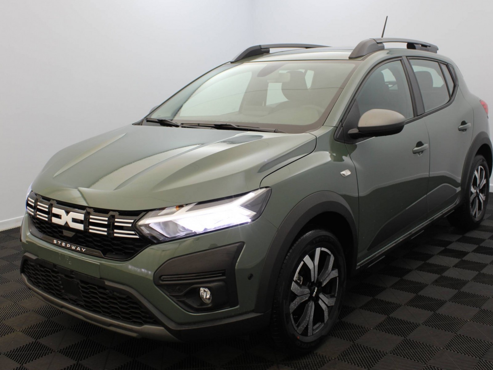 DACIA - SANDERO - #183761 - 16
