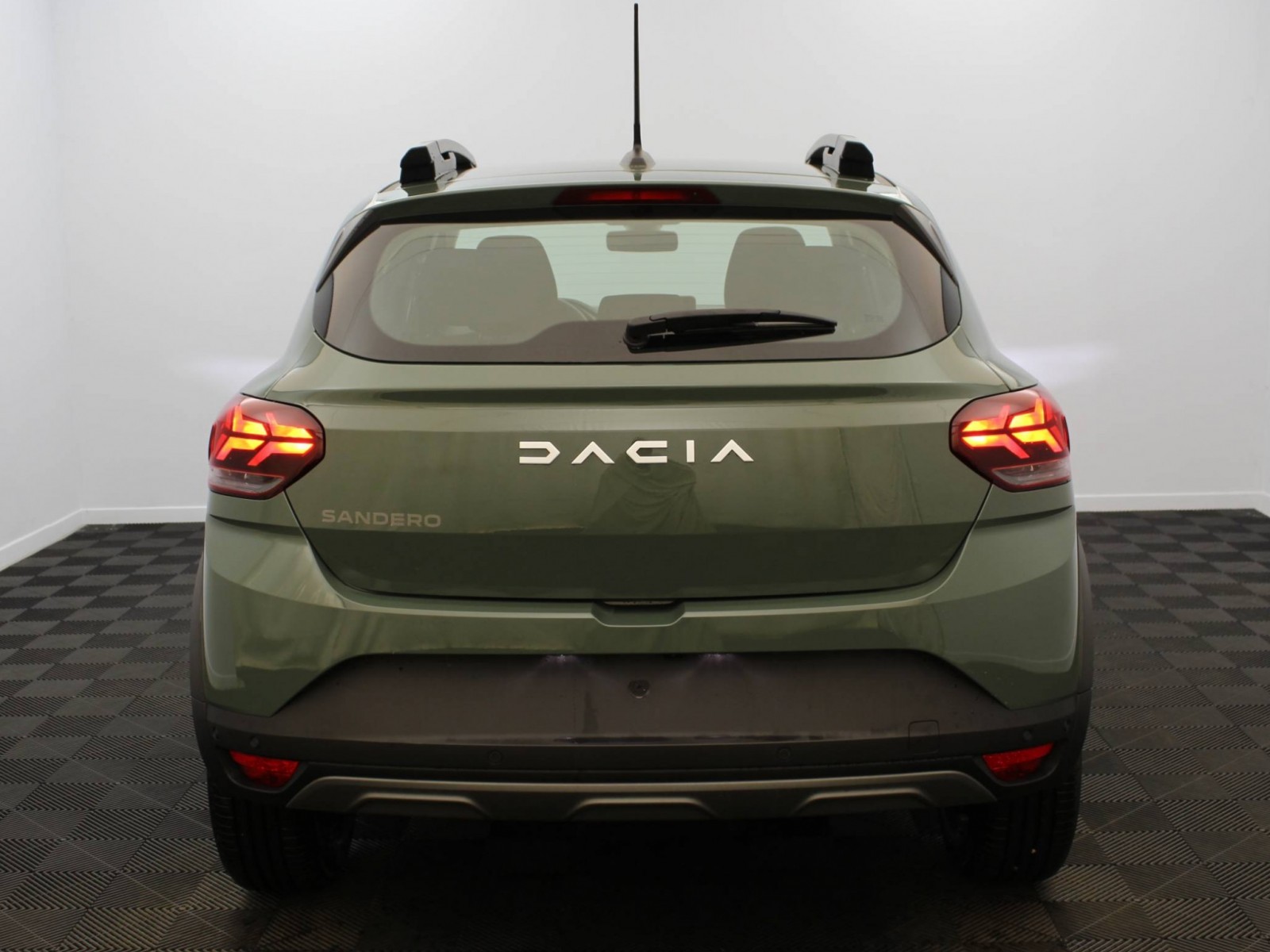 DACIA - SANDERO - #183761 - 21