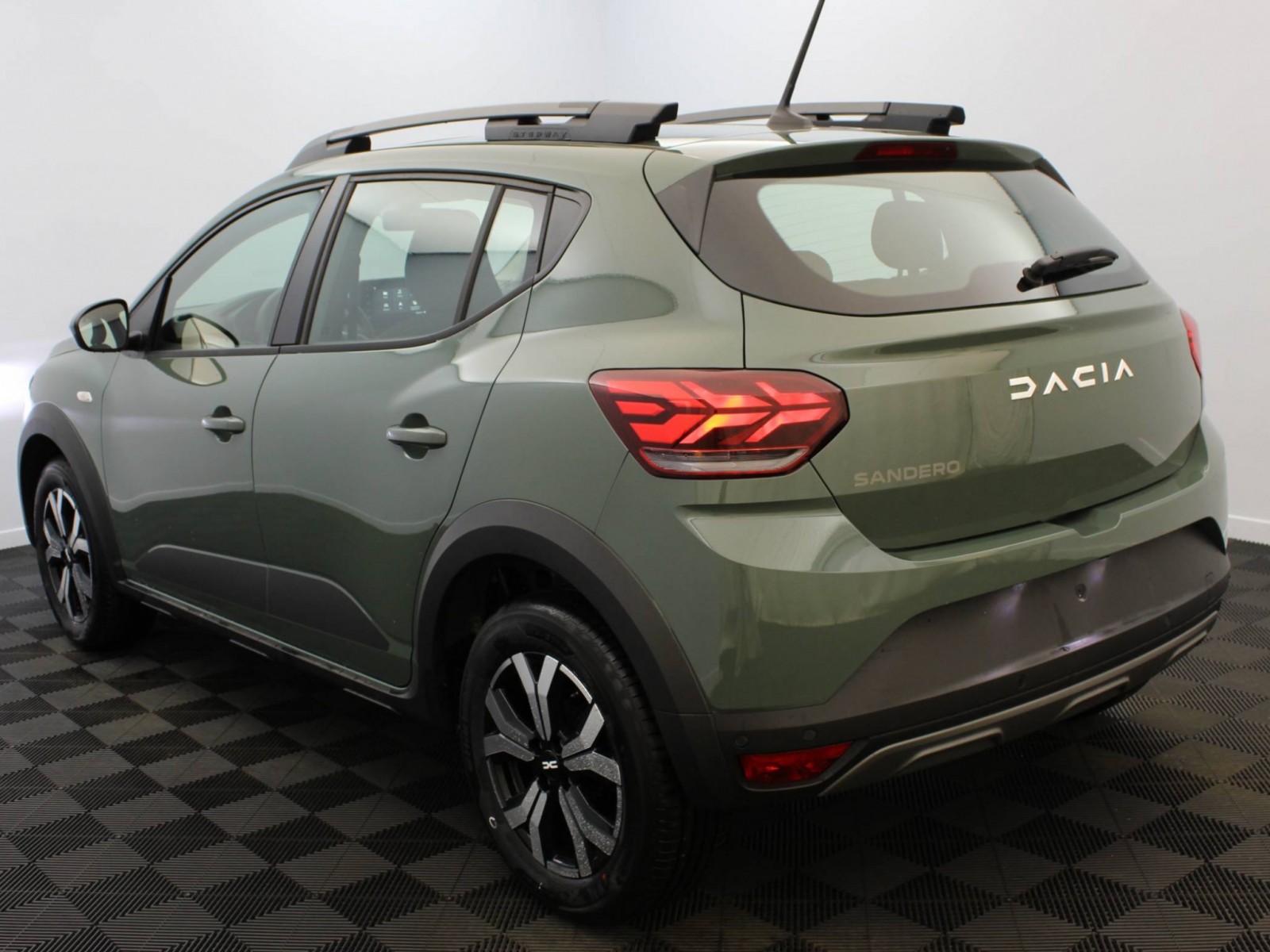 DACIA - SANDERO - #183761 - 18